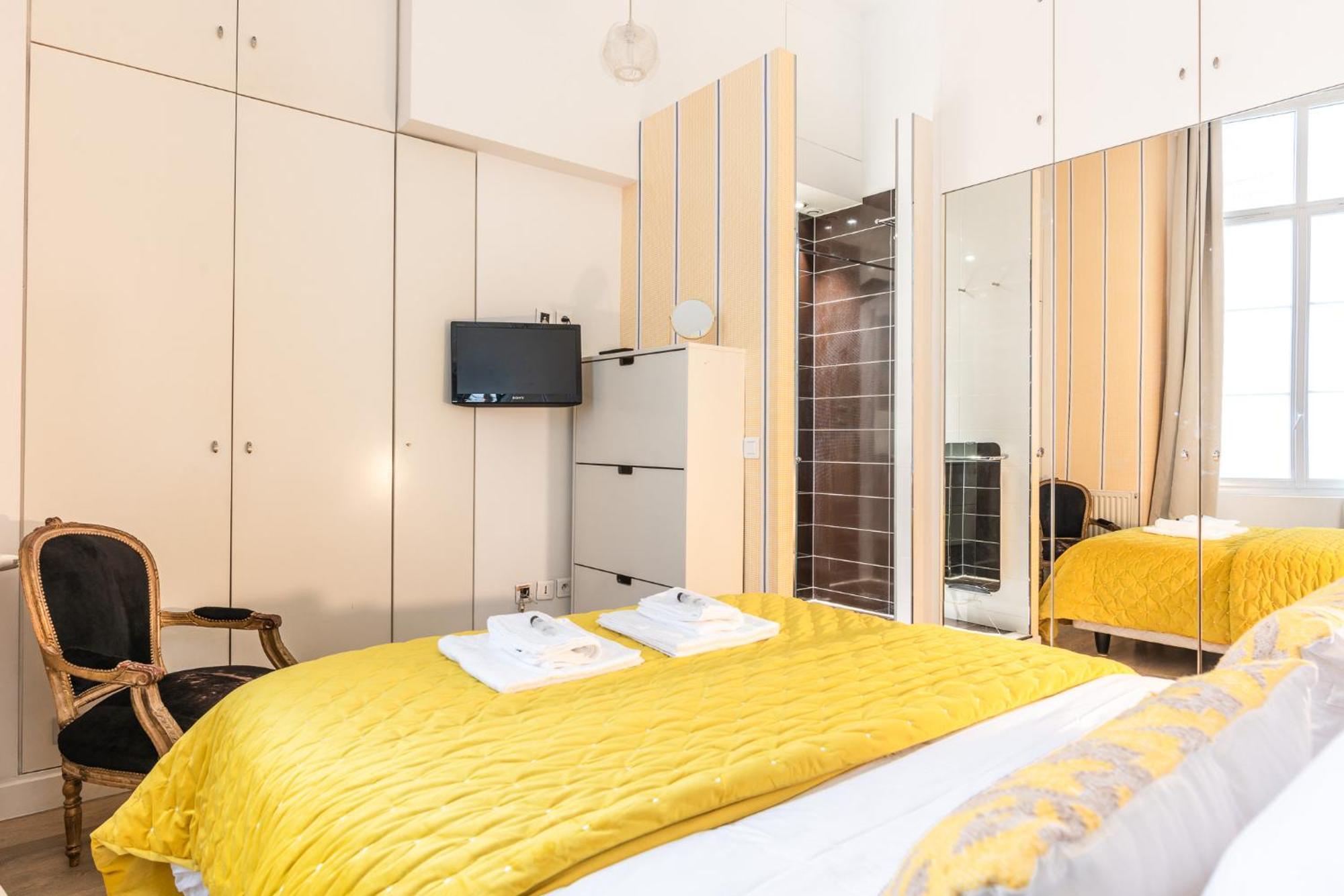 Apartment Luxury Typical Parisian Flat - 5 Min From Louvre Paris