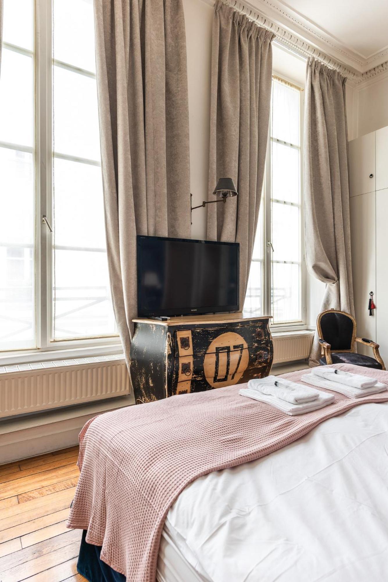 Apartment Luxury Typical Parisian Flat - 5 Min From Louvre