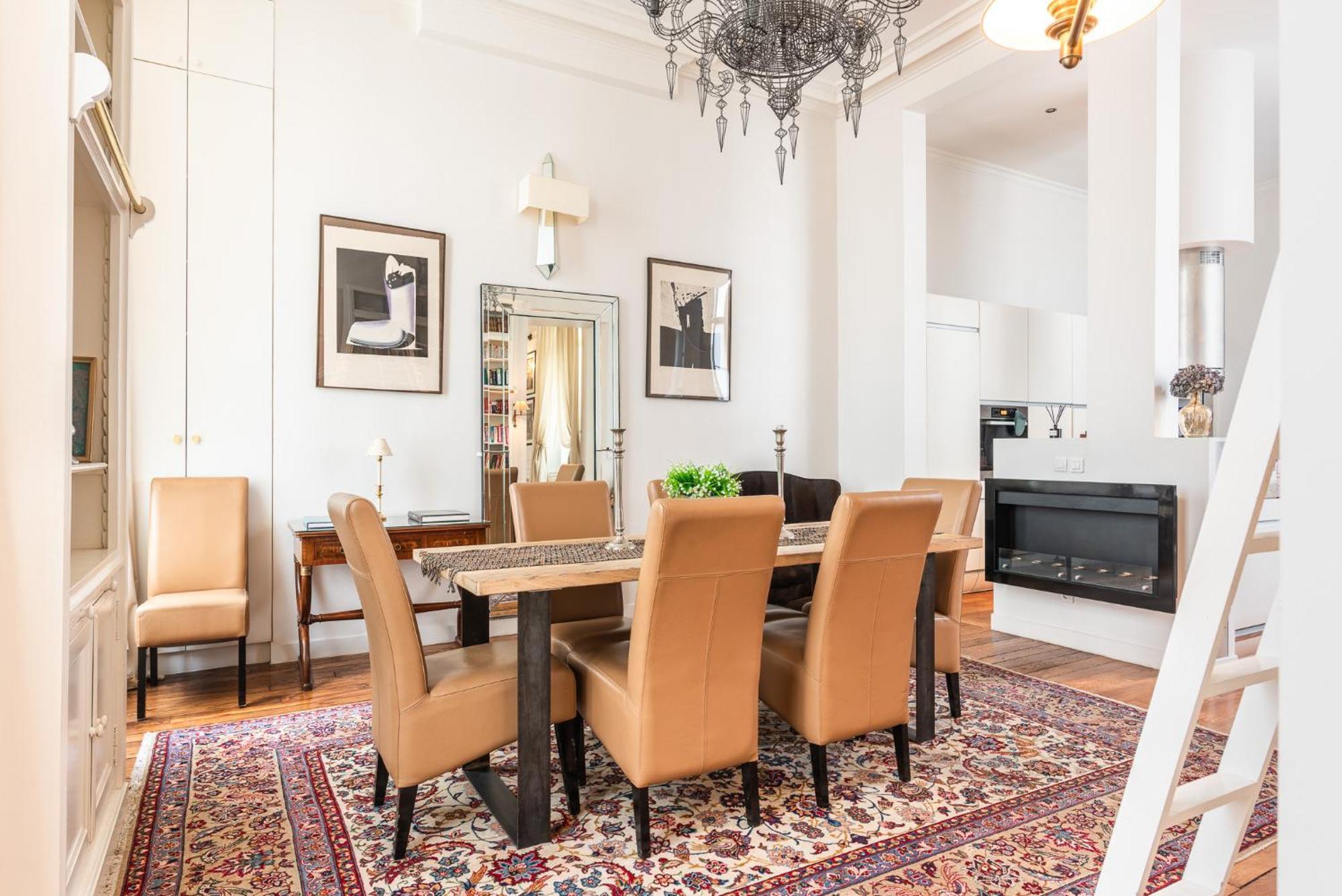 Luxury Typical Parisian Flat - 5 Min From Louvre Apartment