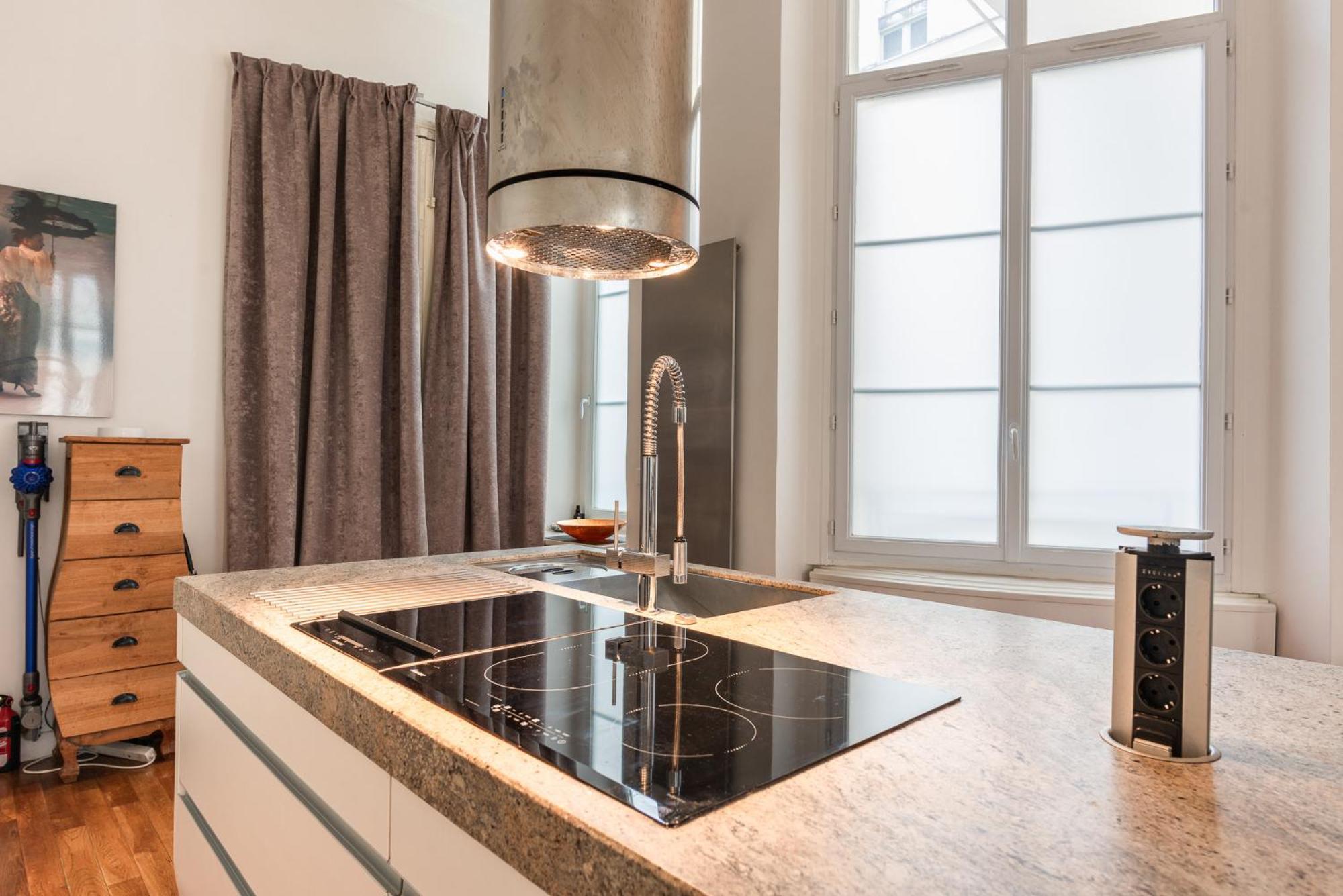 Luxury Typical Parisian Flat - 5 Min From Louvre *