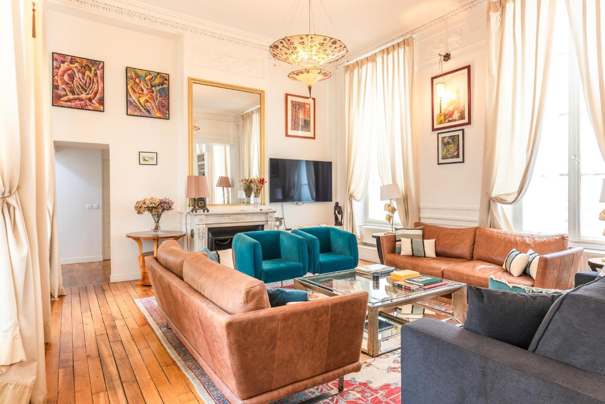 Luxury Typical Parisian Flat - 5 Min From Louvre Apartment