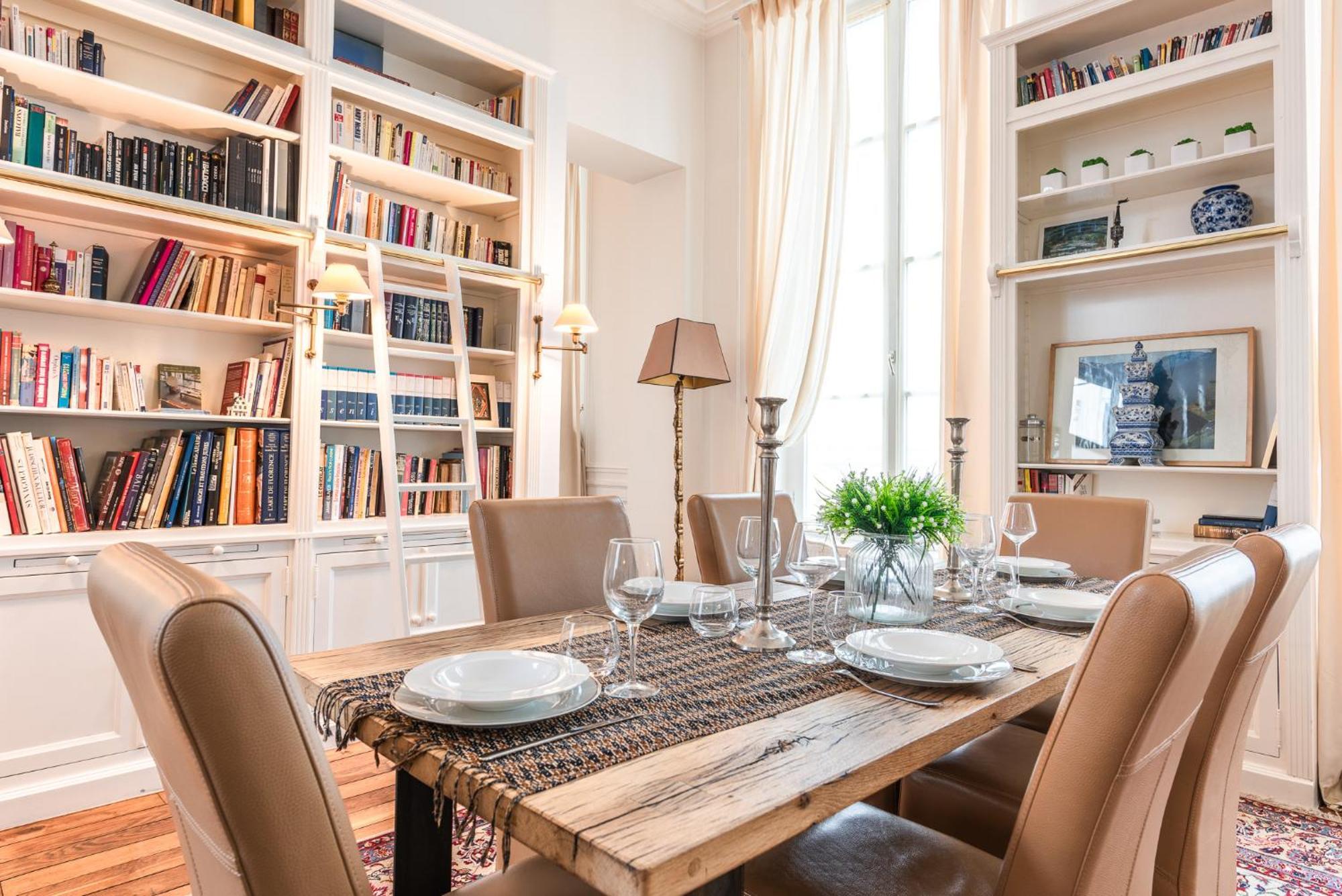 Luxury Typical Parisian Flat - 5 Min From Louvre Apartment Paris