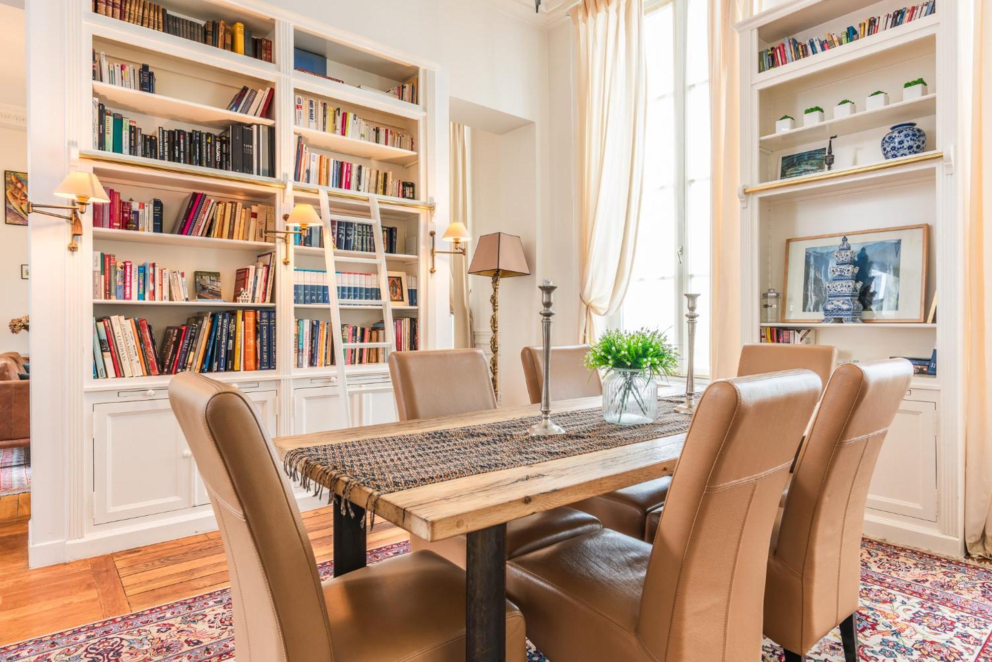 Luxury Typical Parisian Flat - 5 Min From Louvre Apartment *