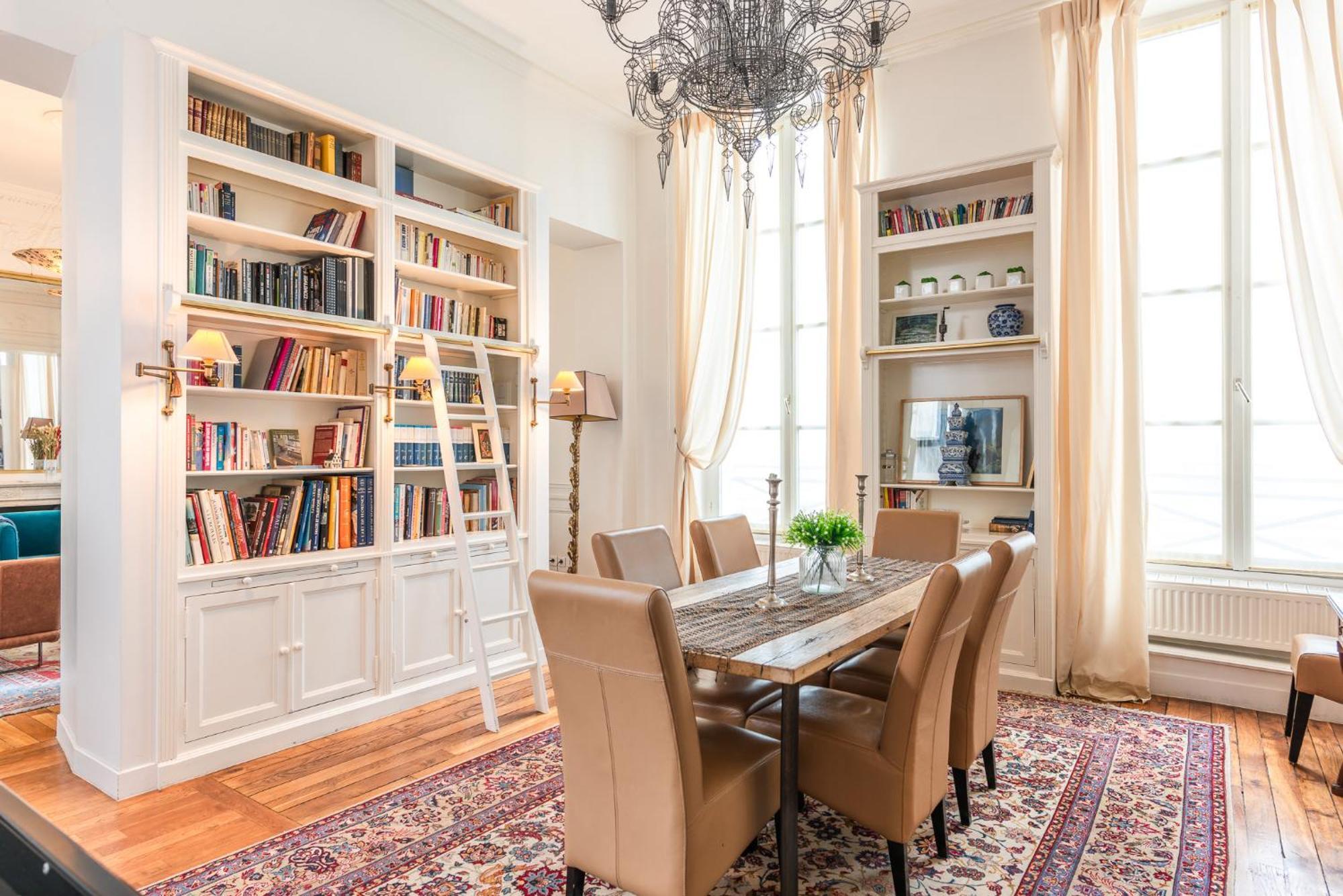 Luxury Typical Parisian Flat - 5 Min From Louvre Apartment Paris