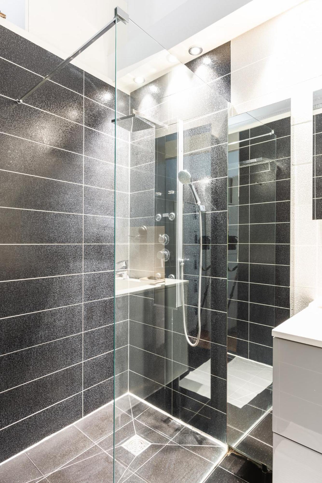 Luxury Typical Parisian Flat - 5 Min From Louvre Apartment