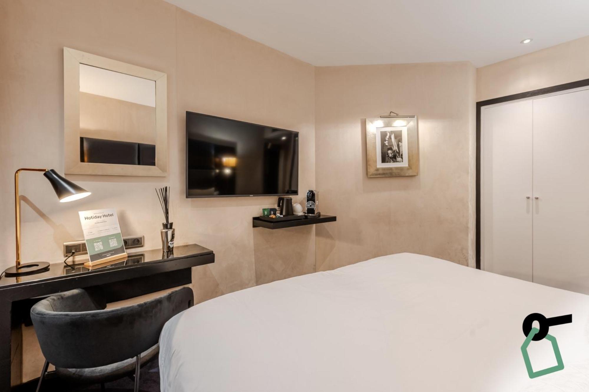 Hotiday Collection - Arc De Triomphe Hotel Paris