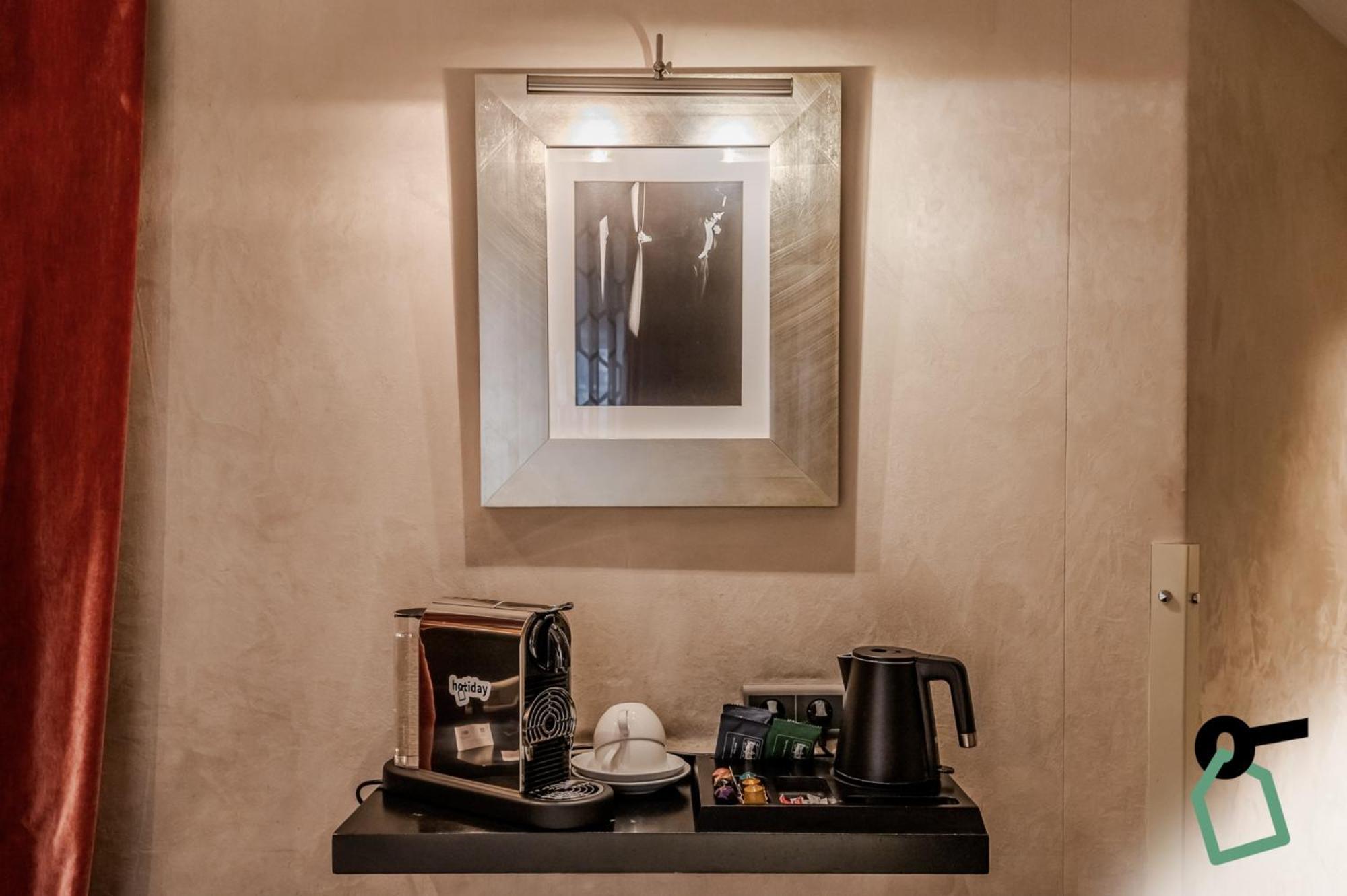 Hotiday Collection - Arc De Triomphe Hotel 4*