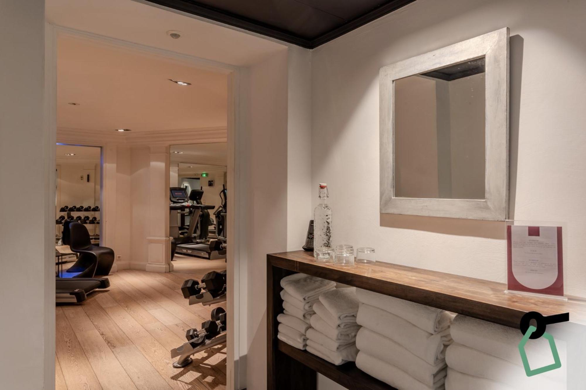 Hotiday Collection - Arc De Triomphe Hotel 4*