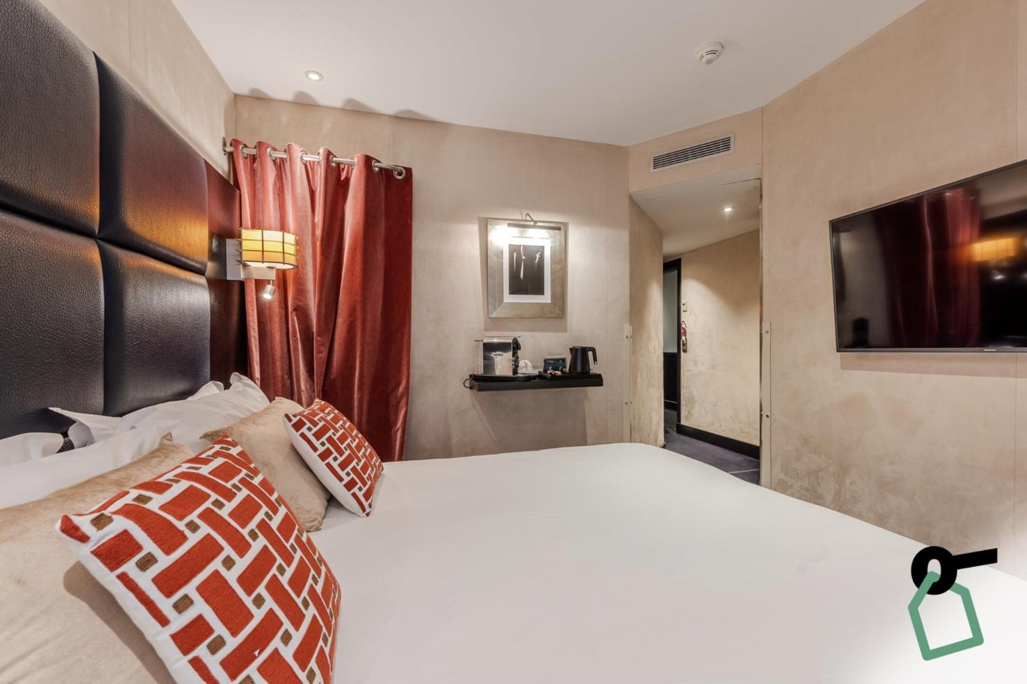 Hotel Hotiday Collection - Arc De Triomphe 4*