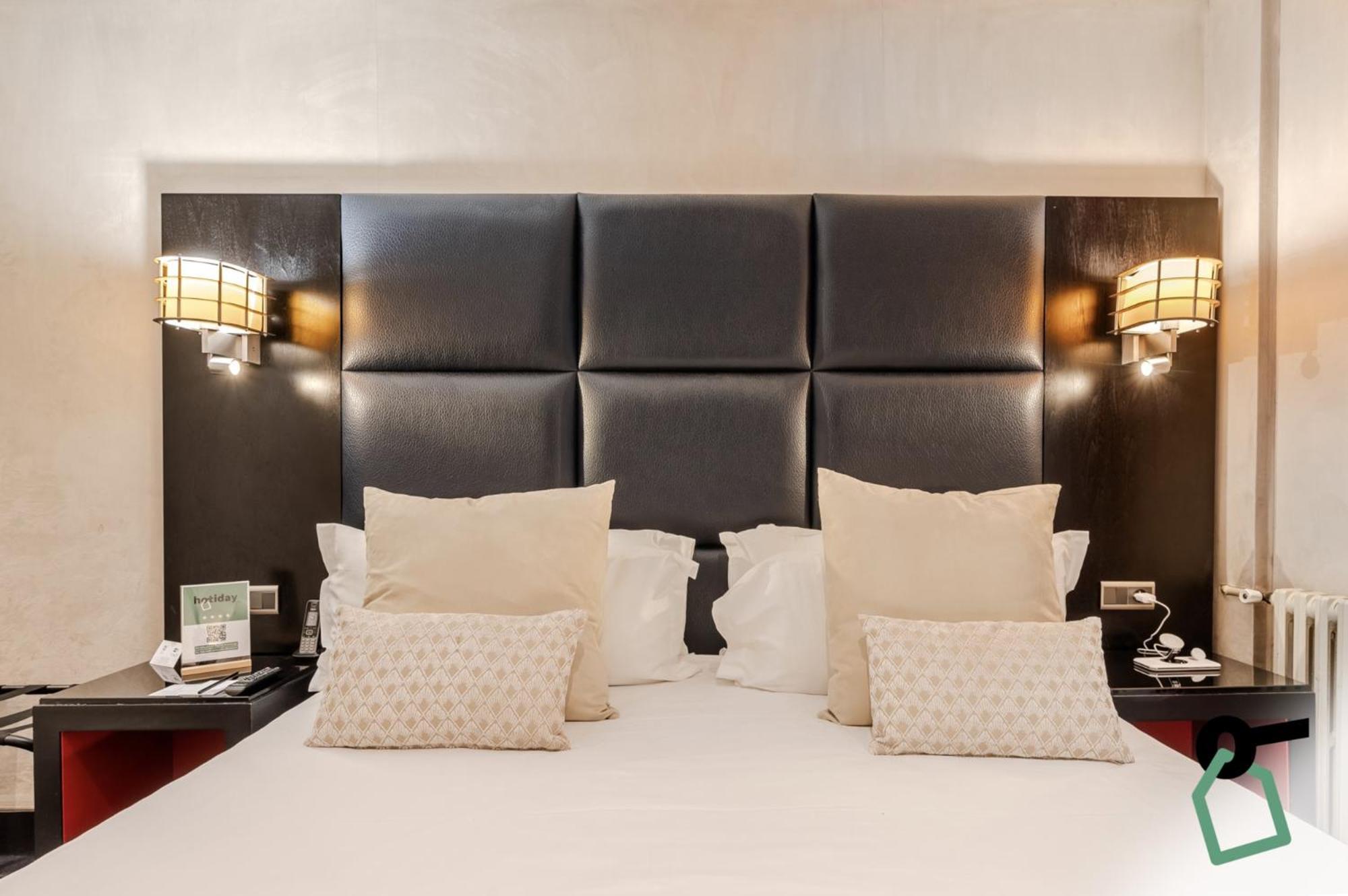 Hotel Hotiday Collection - Arc De Triomphe 4*