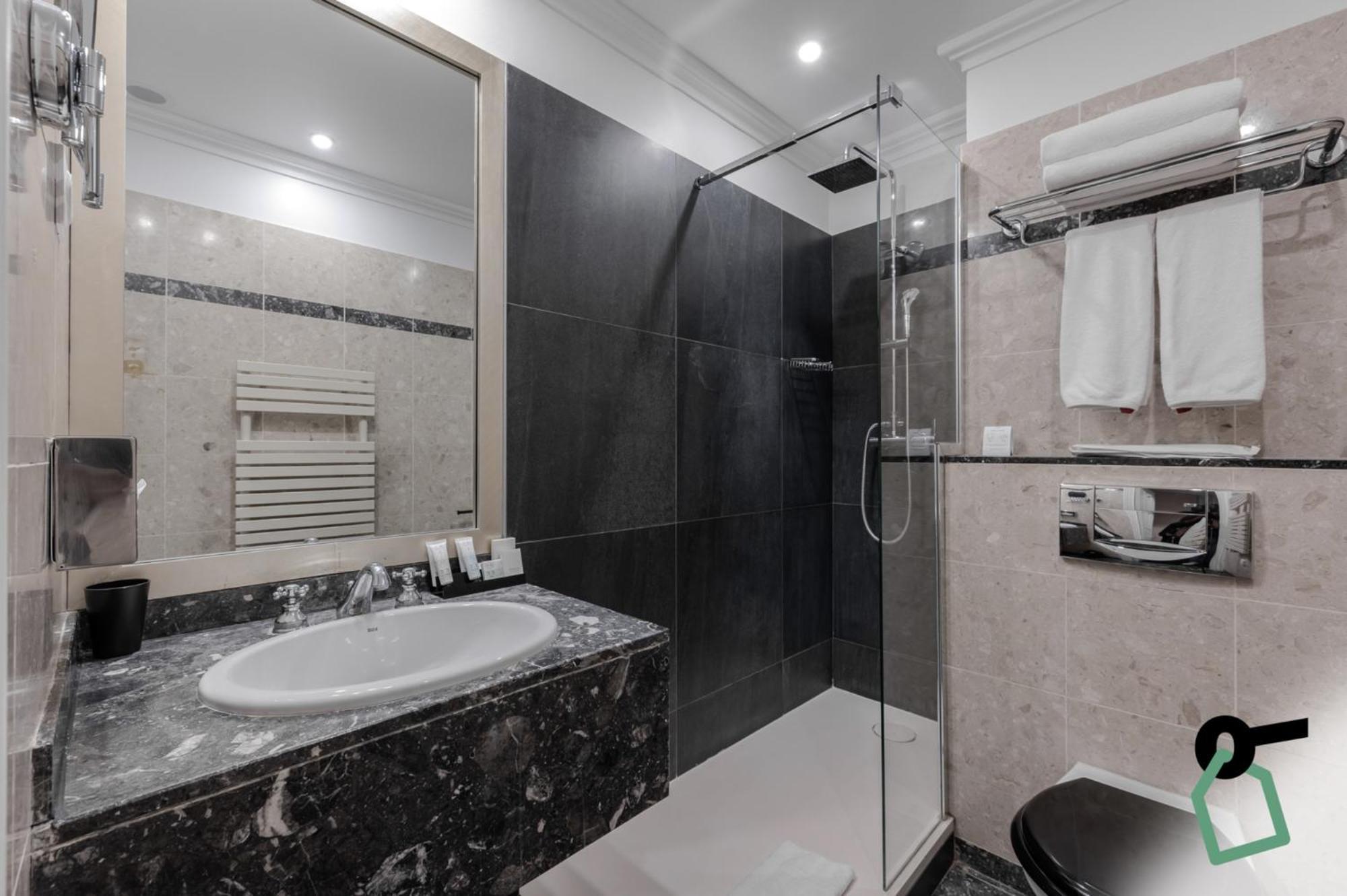 Hotiday Collection - Arc De Triomphe 4*