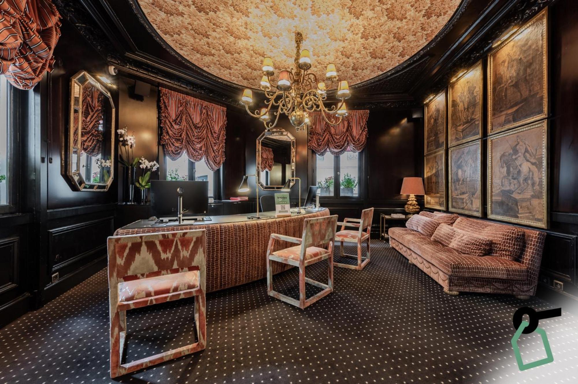 Hotiday Collection - Arc De Triomphe Hotel 4*