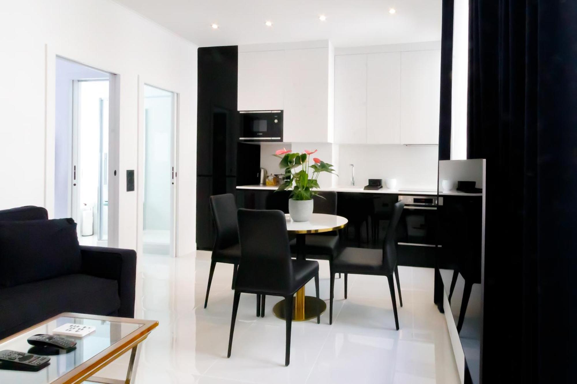 Luxury Apartment Les Champs-Elysees Paris