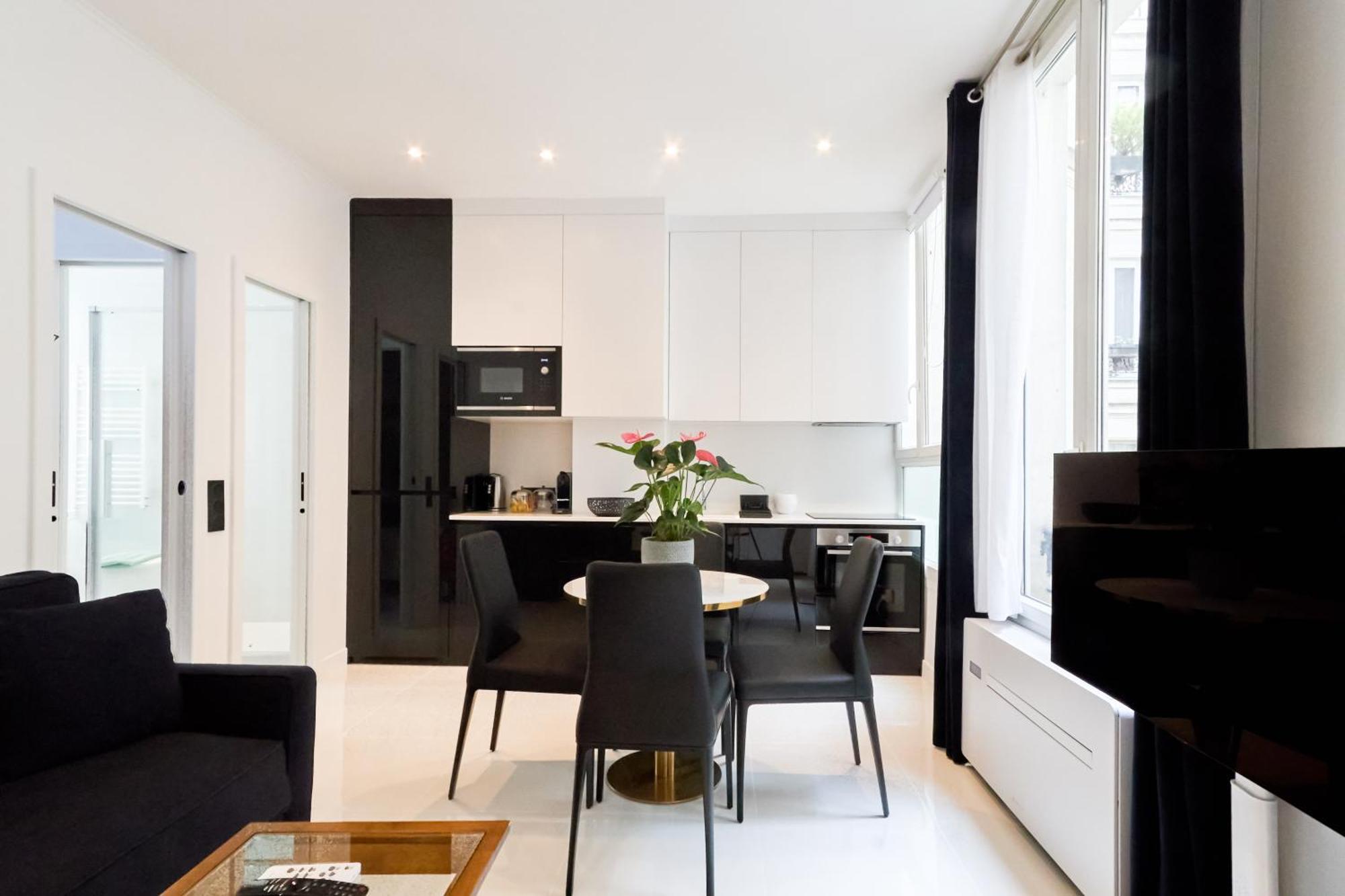 Romantisme Champs Elysees Appartement