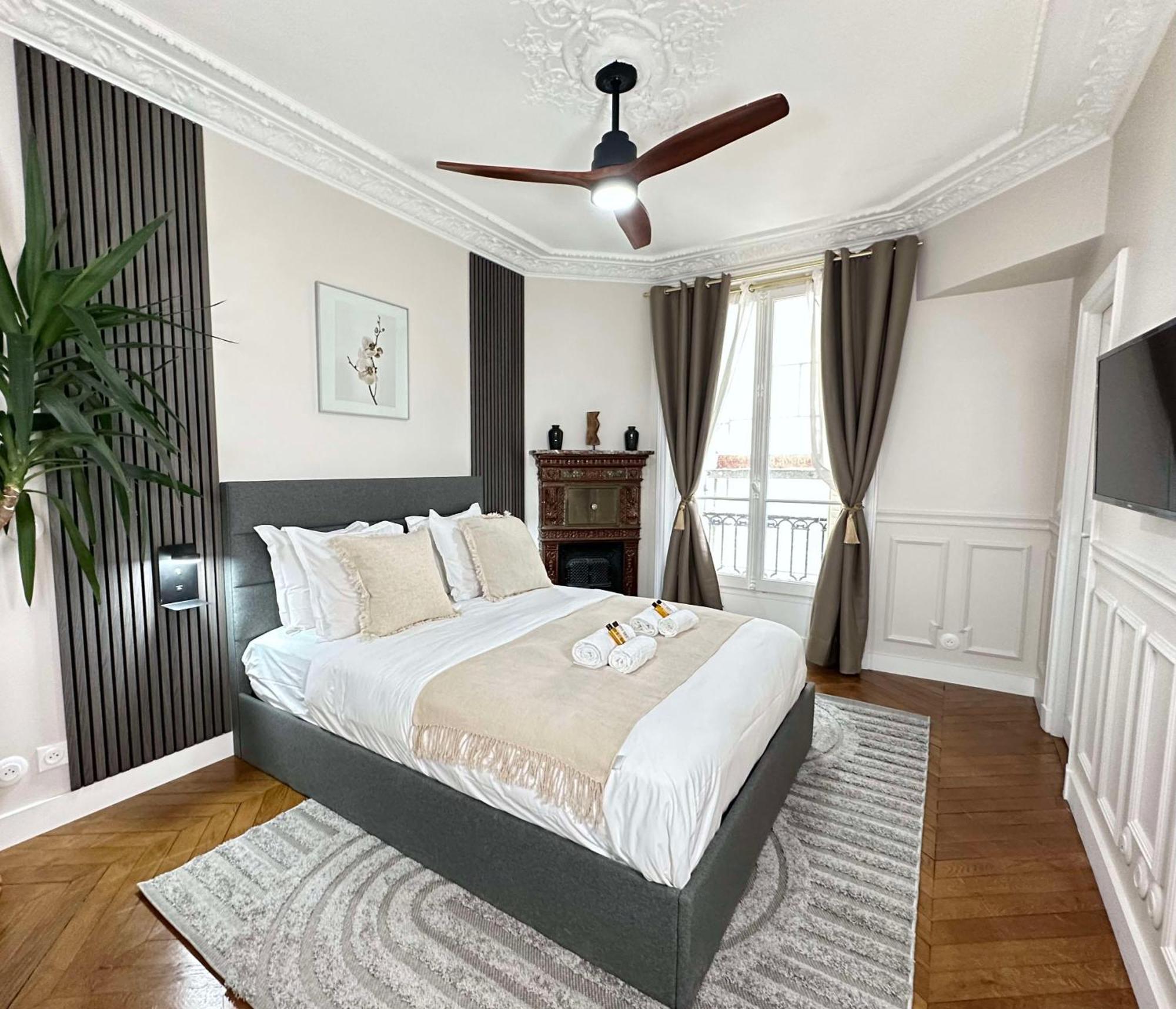 Luxurious In Le Marais Apartment