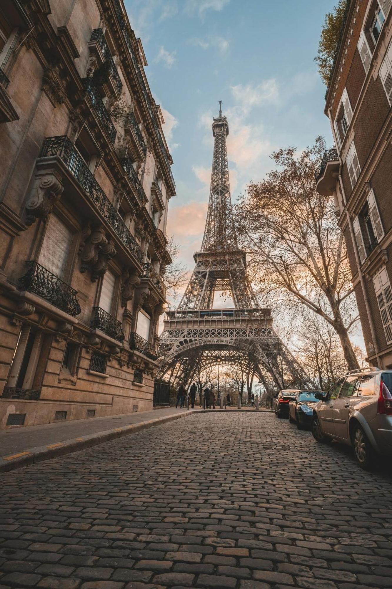 Au Coeur Des Champs Elysees *