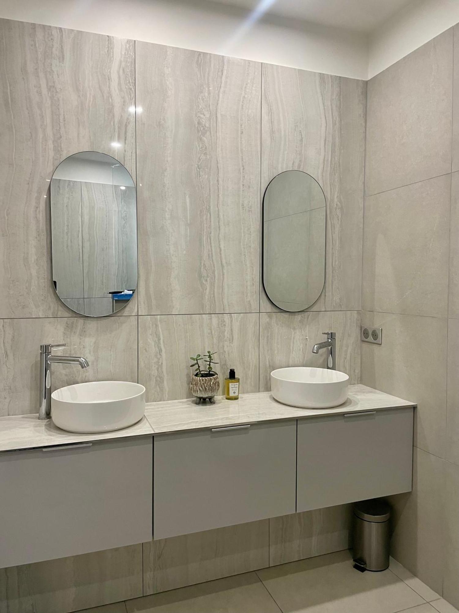 2 Bedroom Stylish Apartment