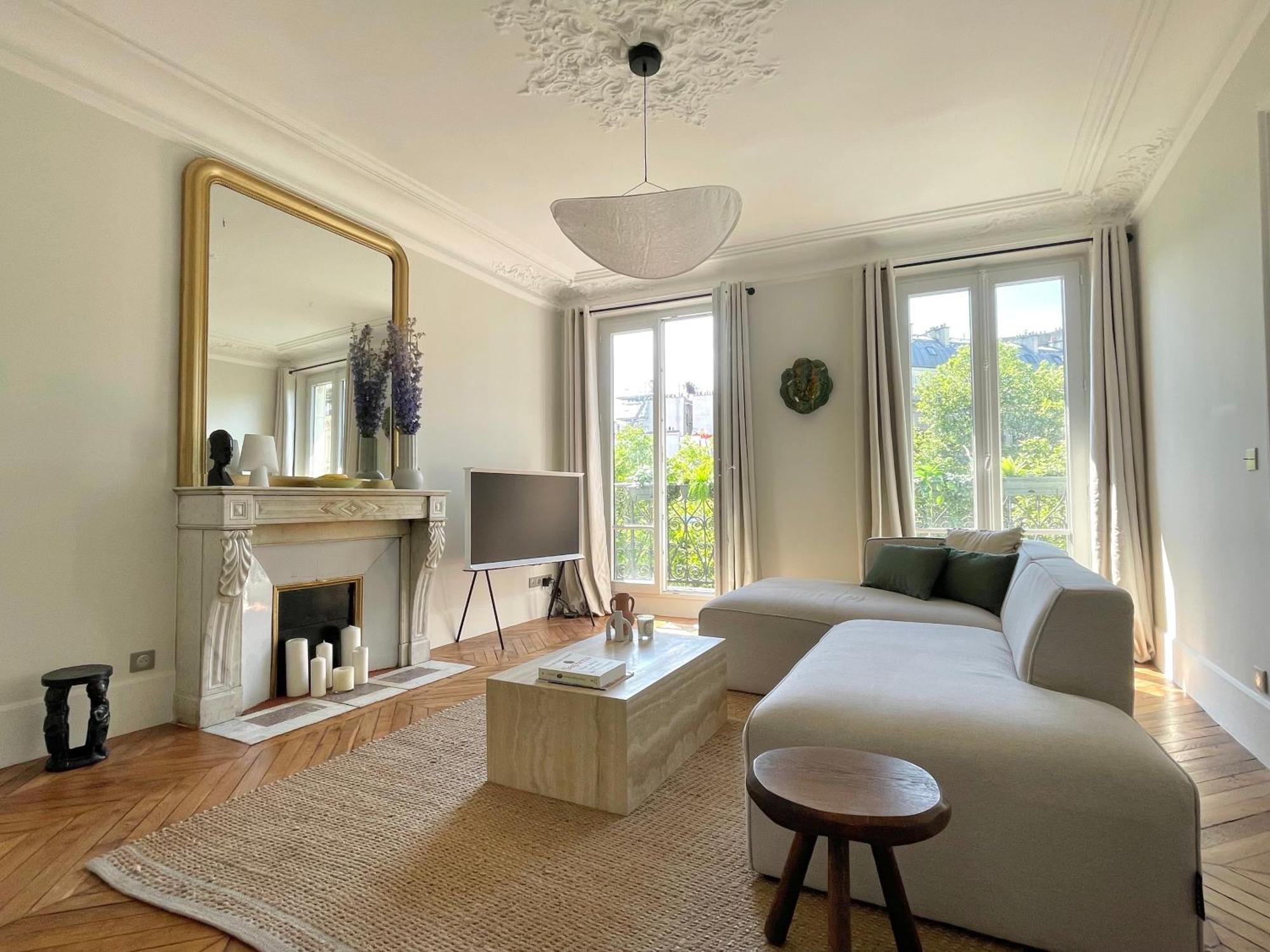 2 Bedroom Stylish Paris