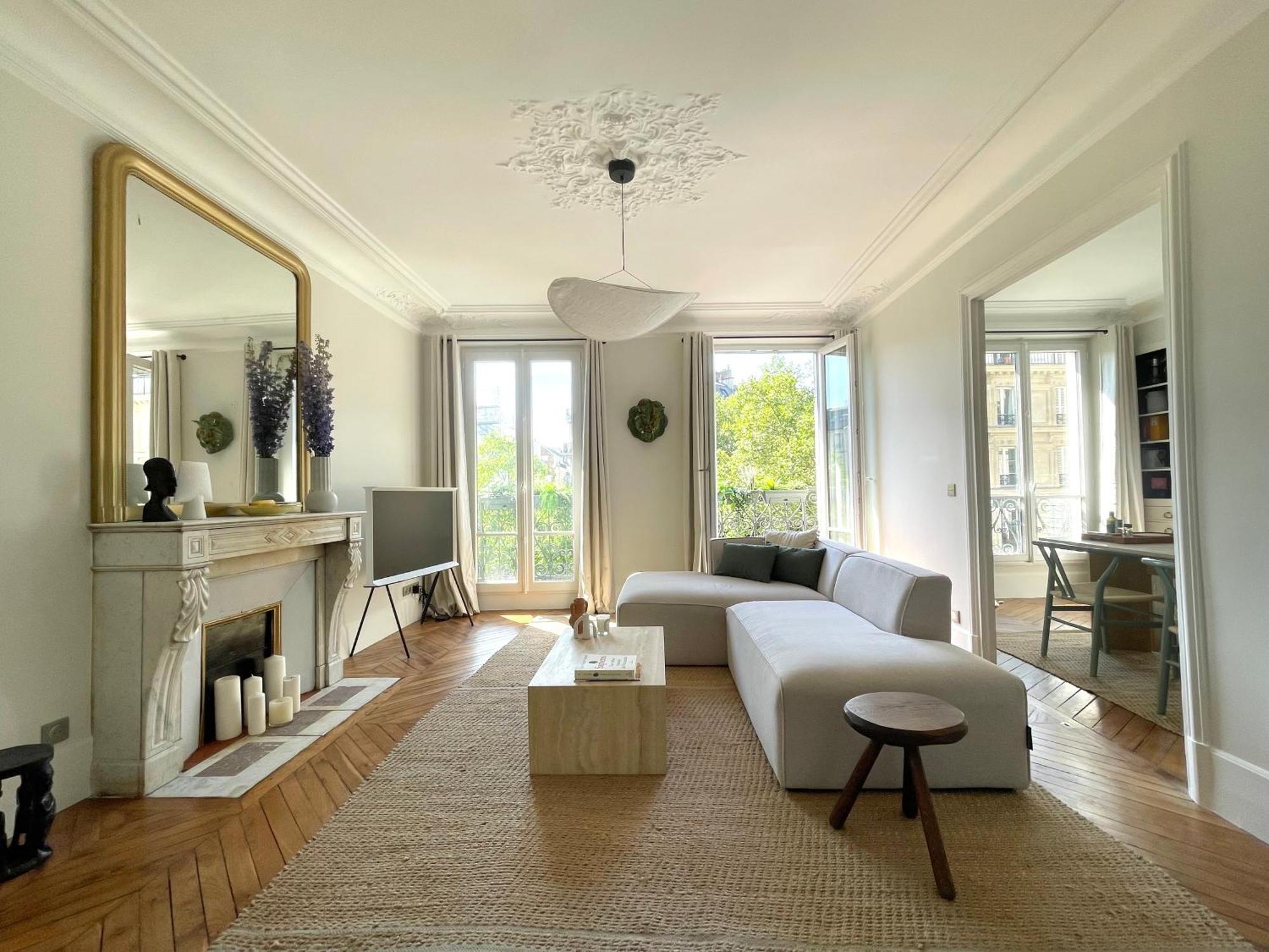 2 Bedroom Stylish Paris