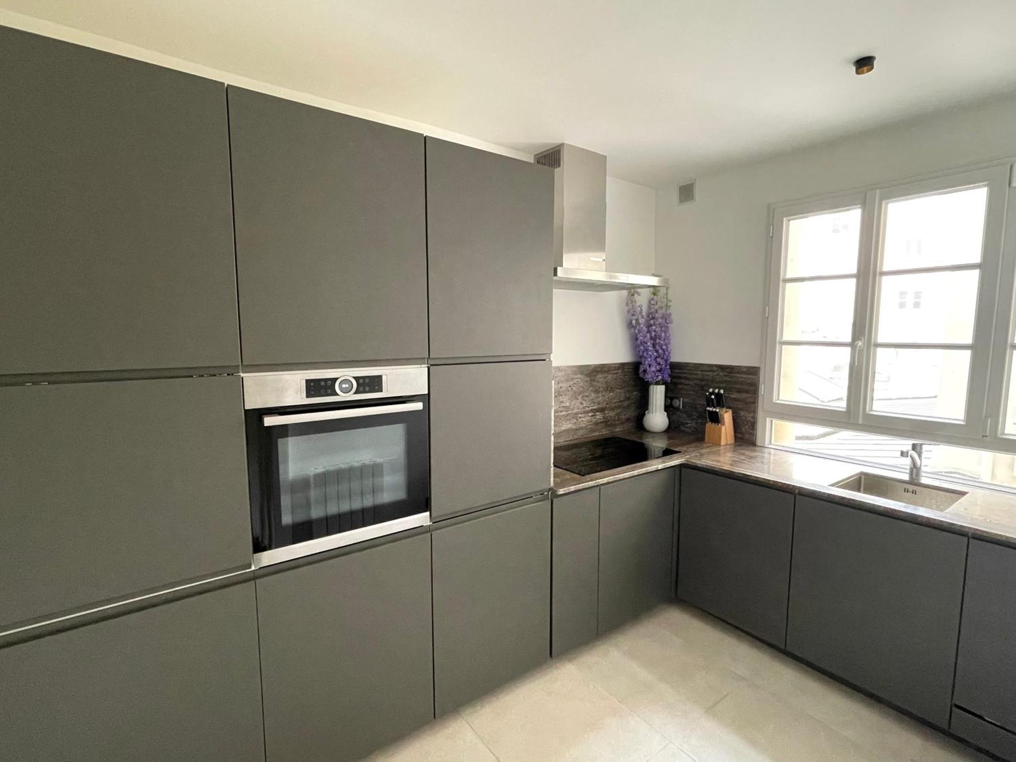 Apartment 2 Bedroom Stylish