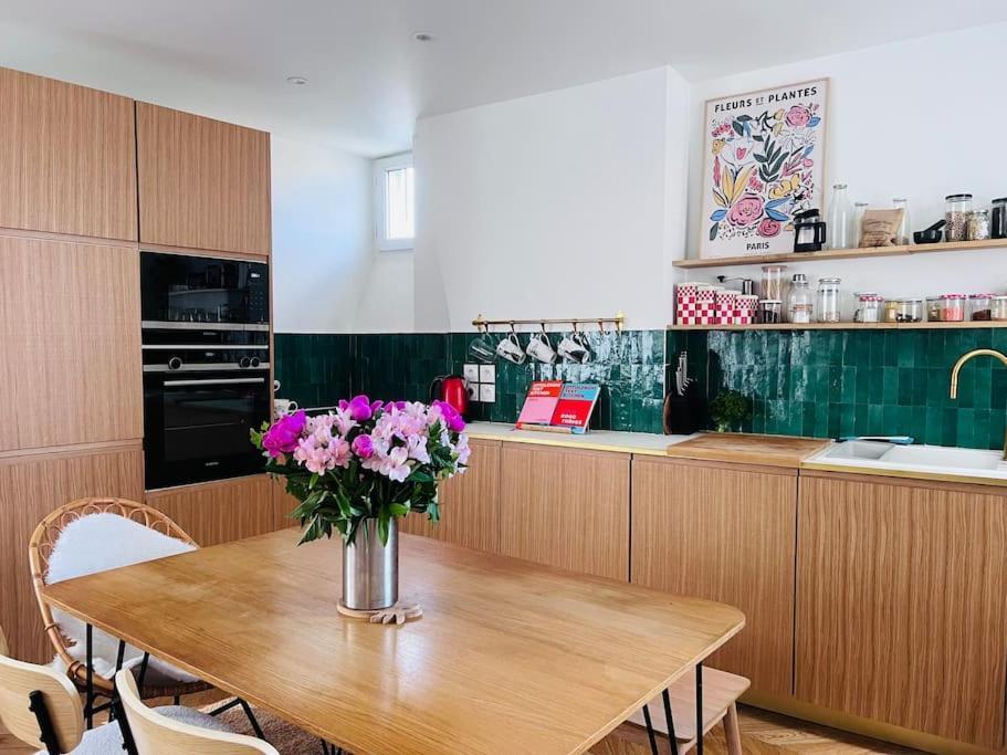 Cosy Batignolles Apartment Paris