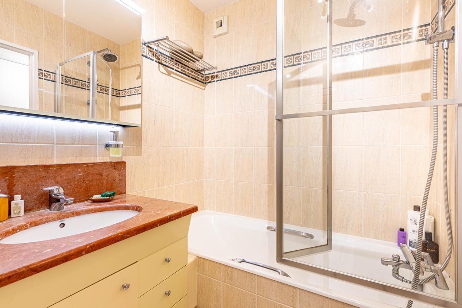 Apartment Guestready - Spacieux Apt. Avec Cour Privative Paris