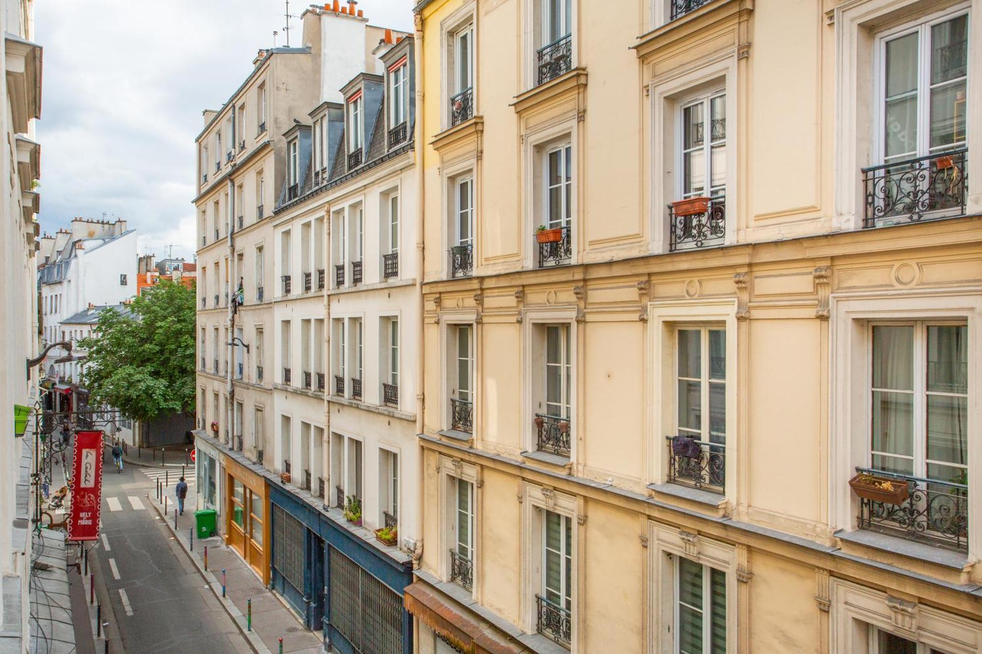 Apartment Charming Parisian Apartment With Views Paris