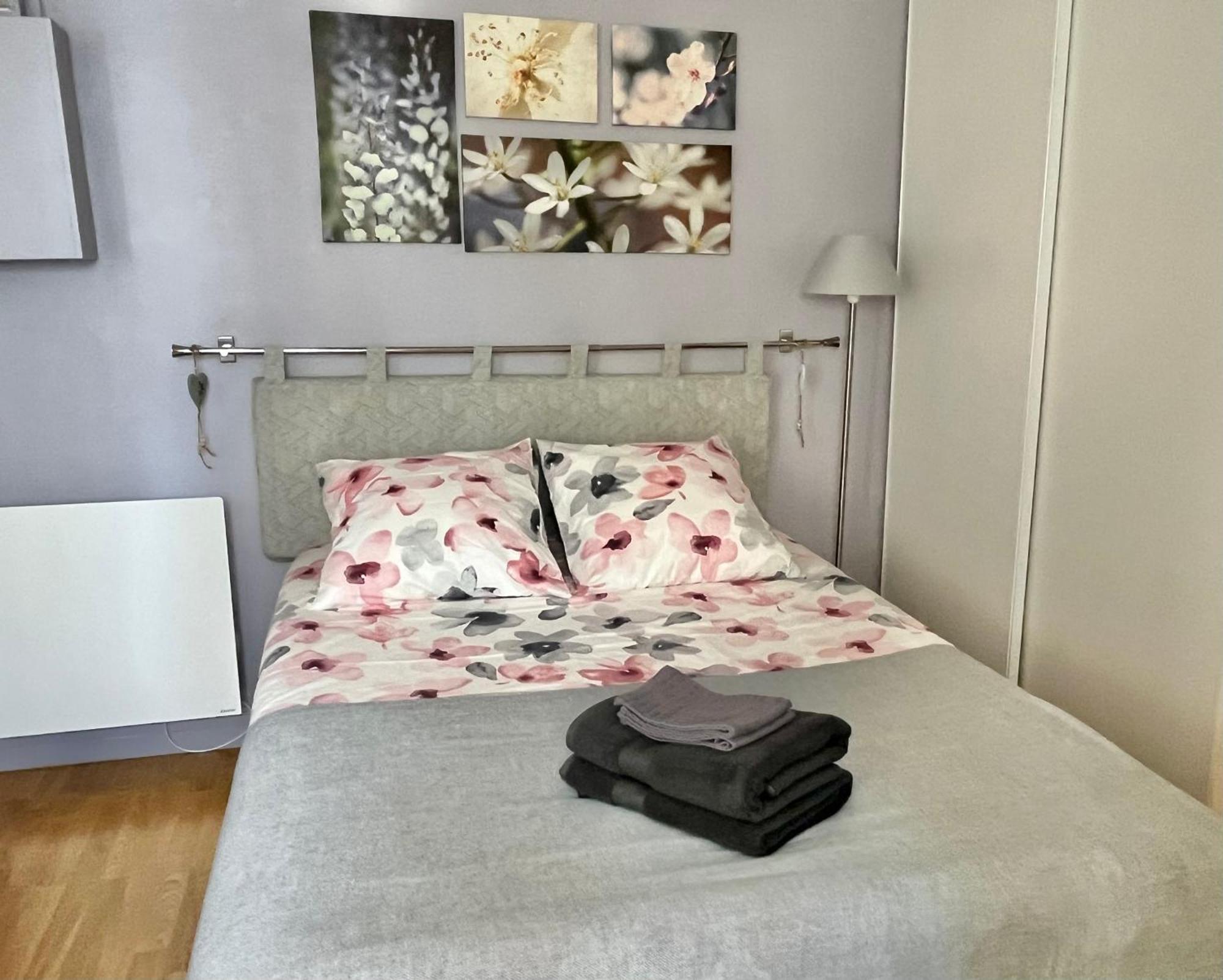 Eiffel Tower Apartment Paris
