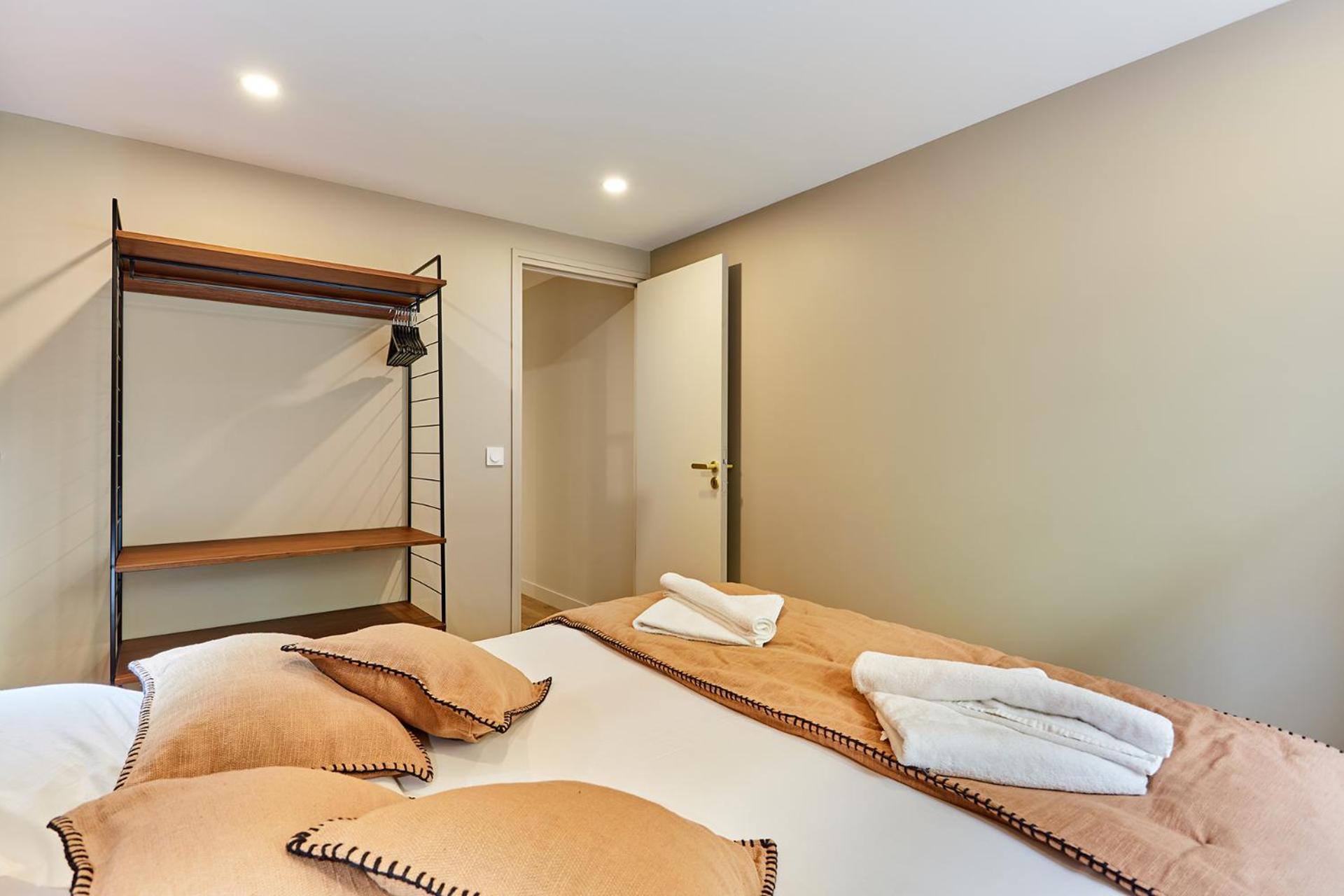 Apartment Centre De By Studioprestige *