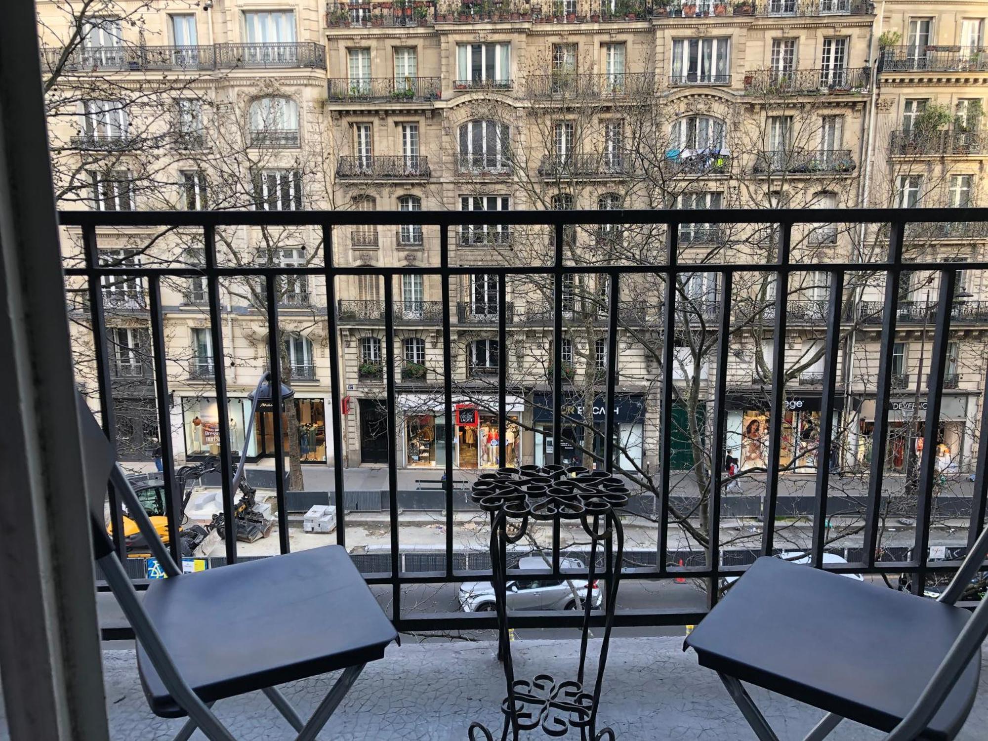 Appartement Beautiful Next To Metro *