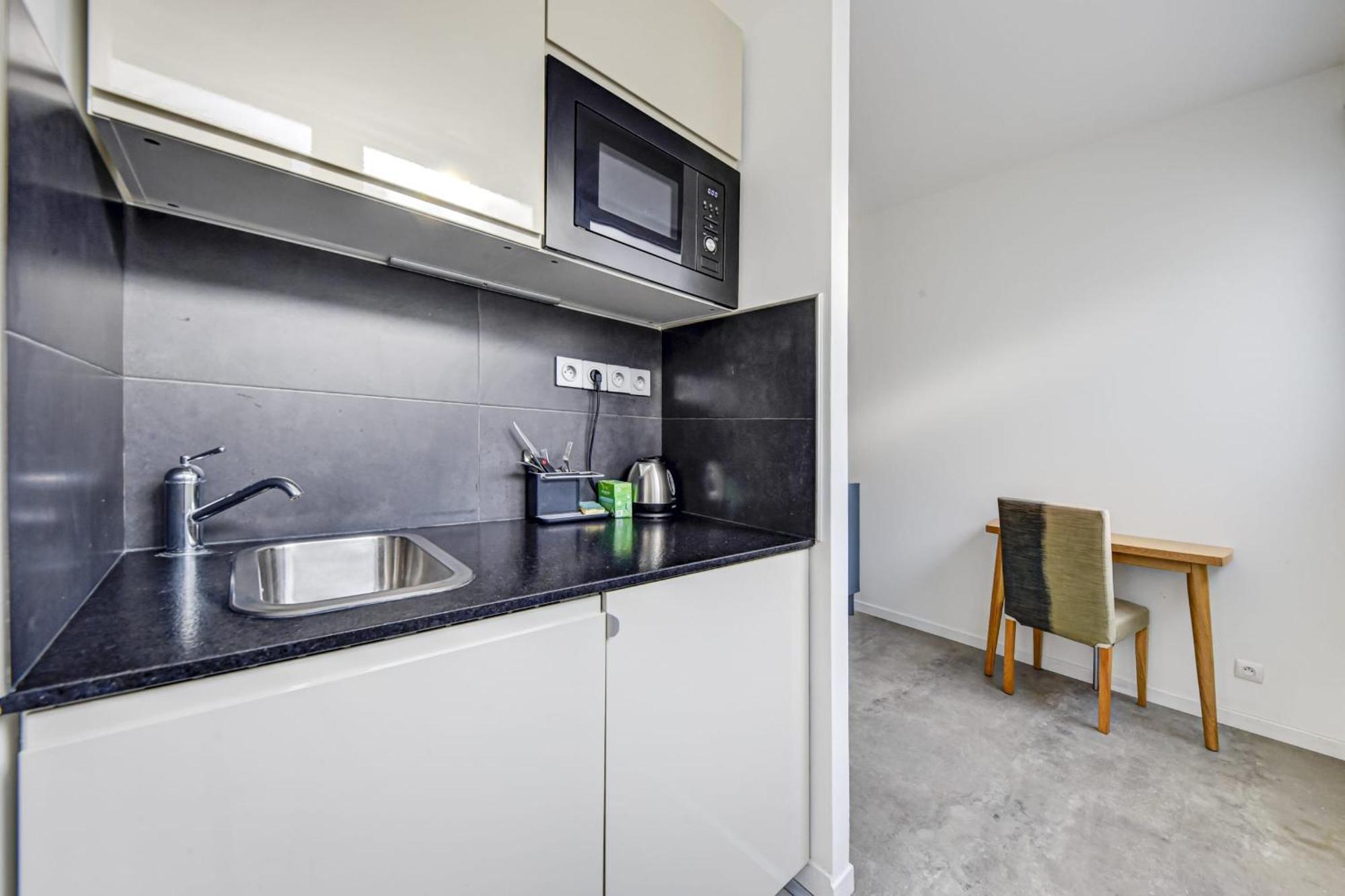 Apartment Lovely For 2 Near The Seine