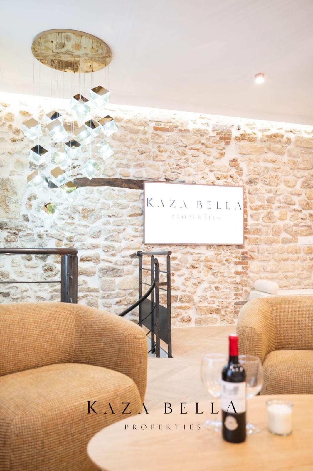 Kaza Bella - Marais Modern Flat With Small Pool