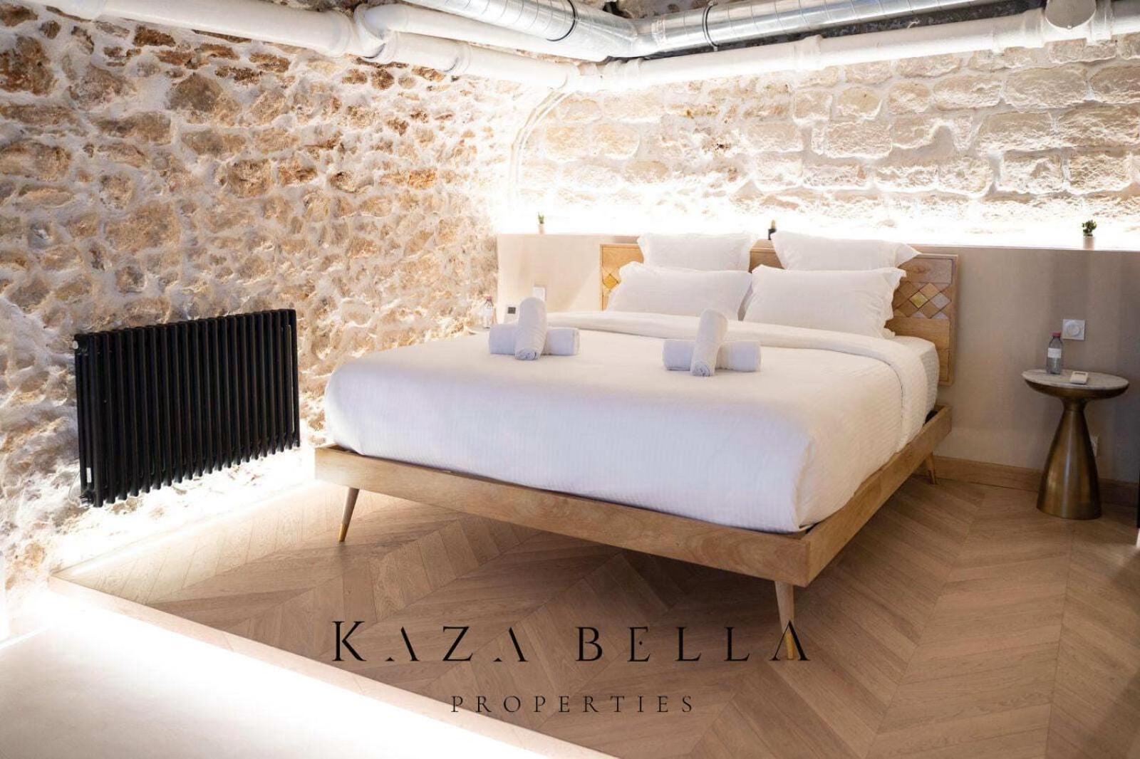 Apartment Kaza Bella - Marais Modern Flat With Small Pool Paris
