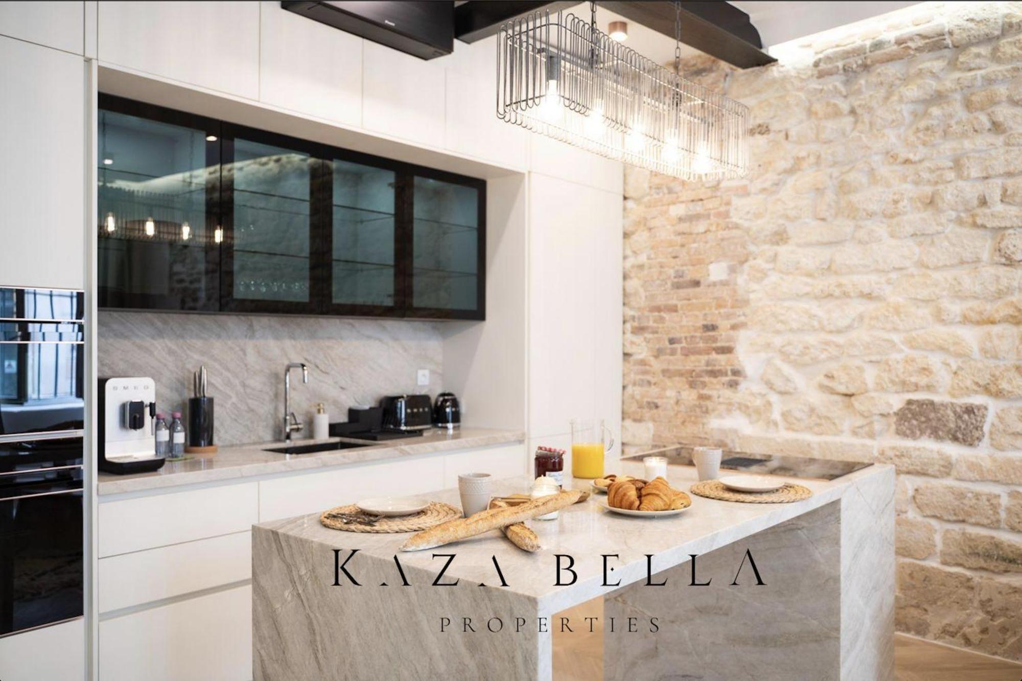 Kaza Bella - Marais Modern Flat With Small Pool