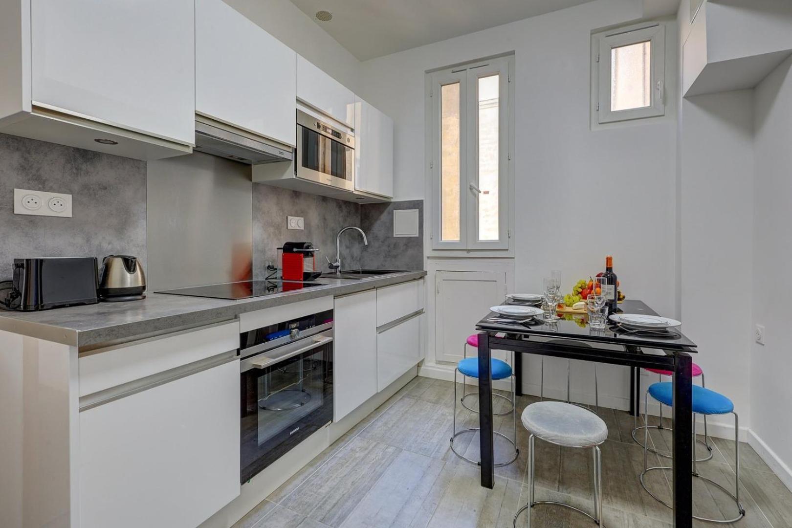 708 Mericourt - Superbe A Apartment *