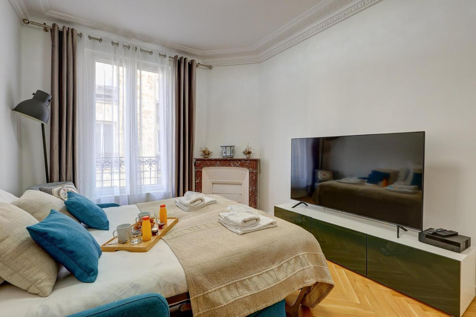 708 Mericourt - Superbe A Paris