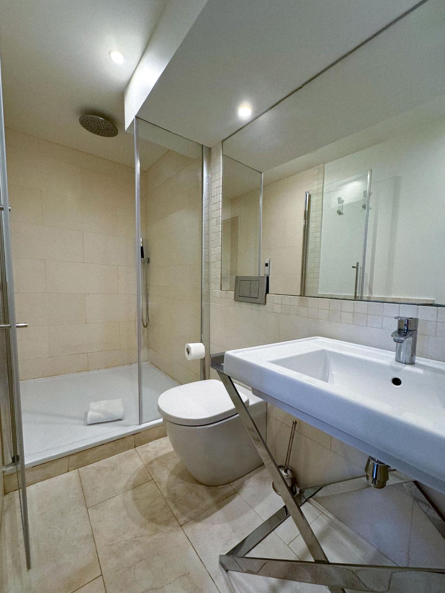 Bellechasse Apartments Apartamento
