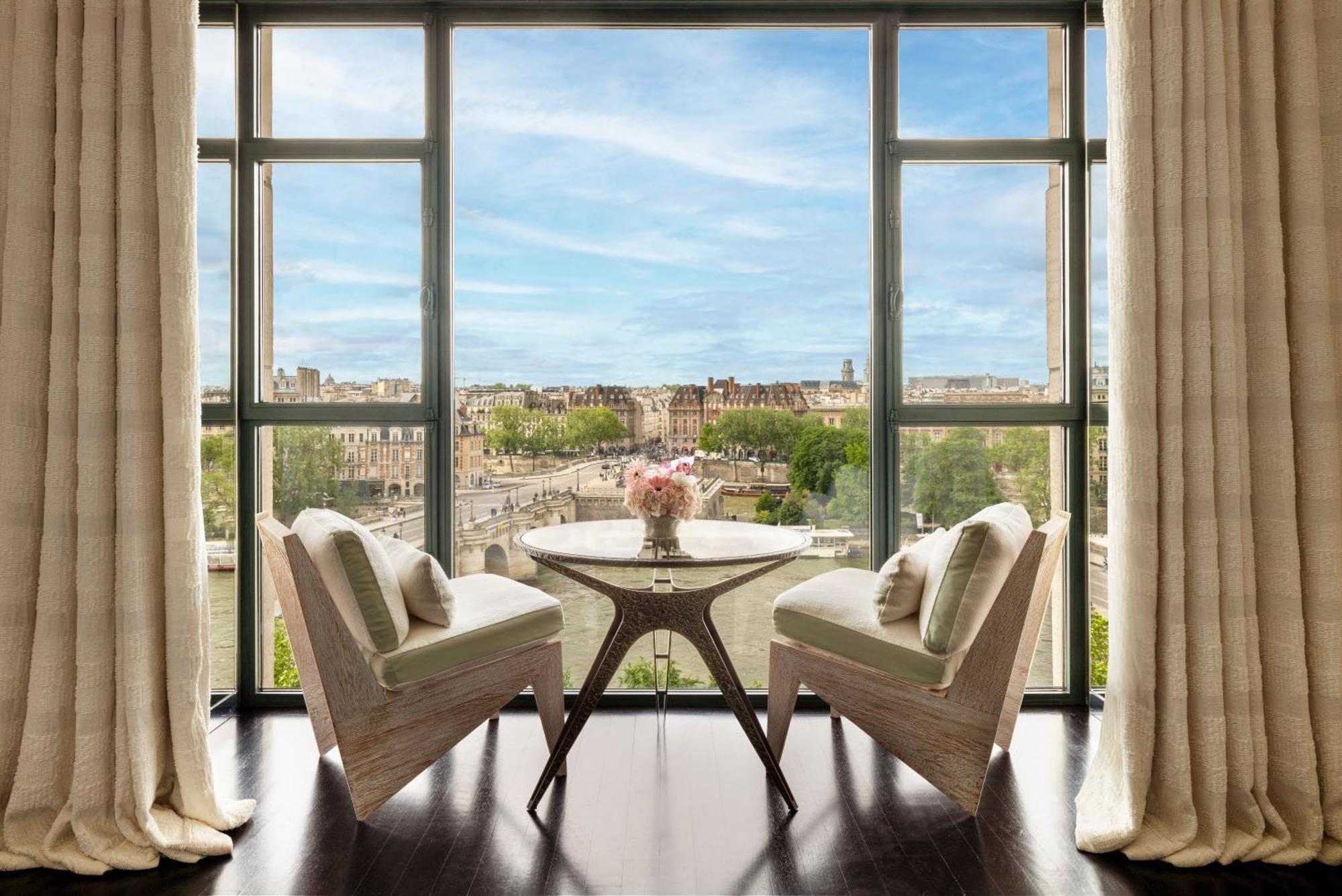 Cheval Blanc & Dior Cheval Blanc Paris