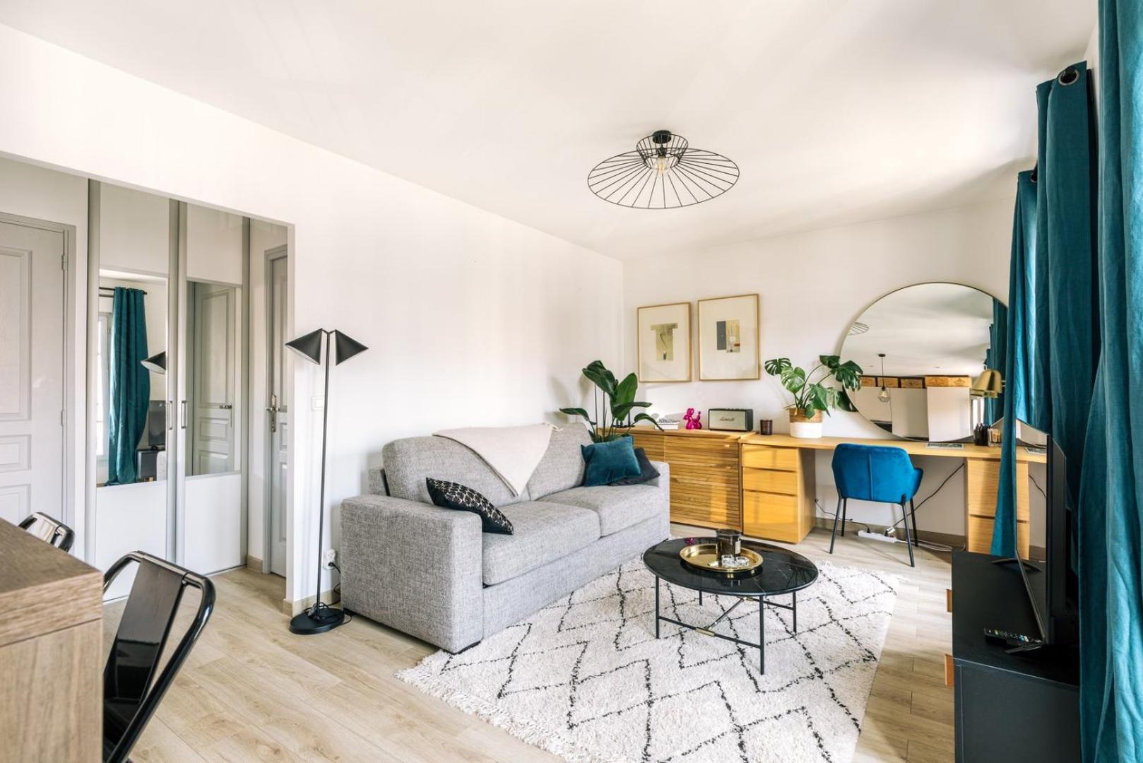 Guestready - Charming On The Floor