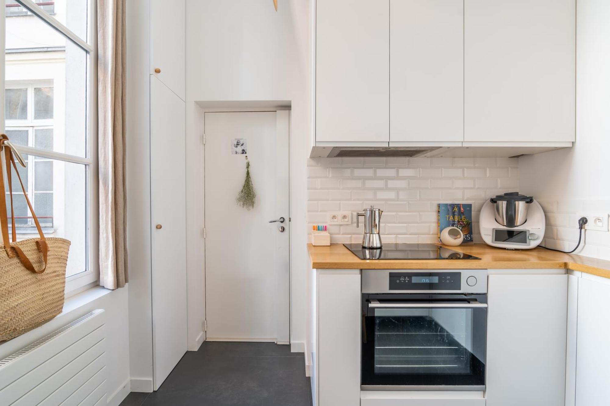 Apartment Veeve - Wondrous In White Paris