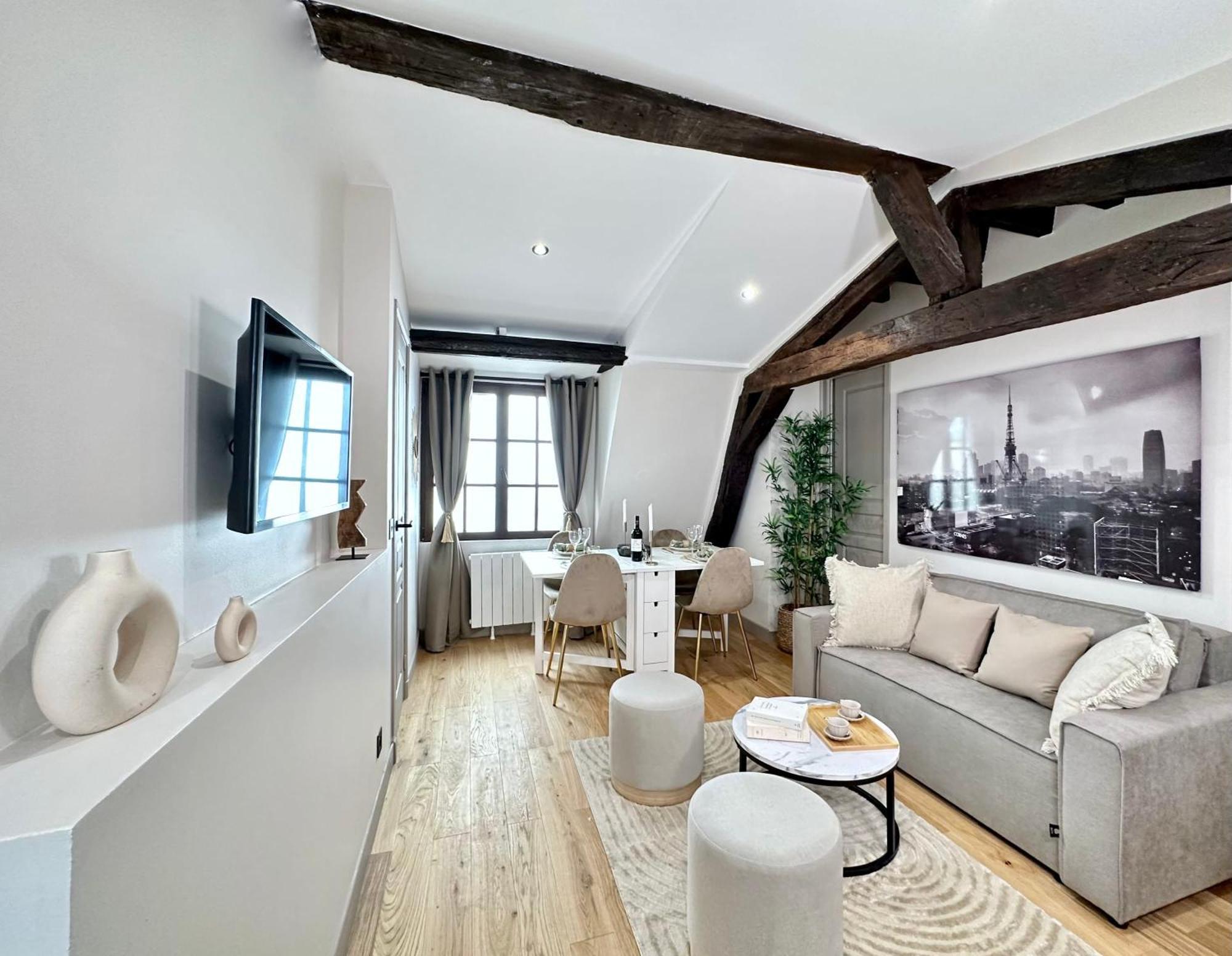 Le Marais' Finest Luxurious Apartment *