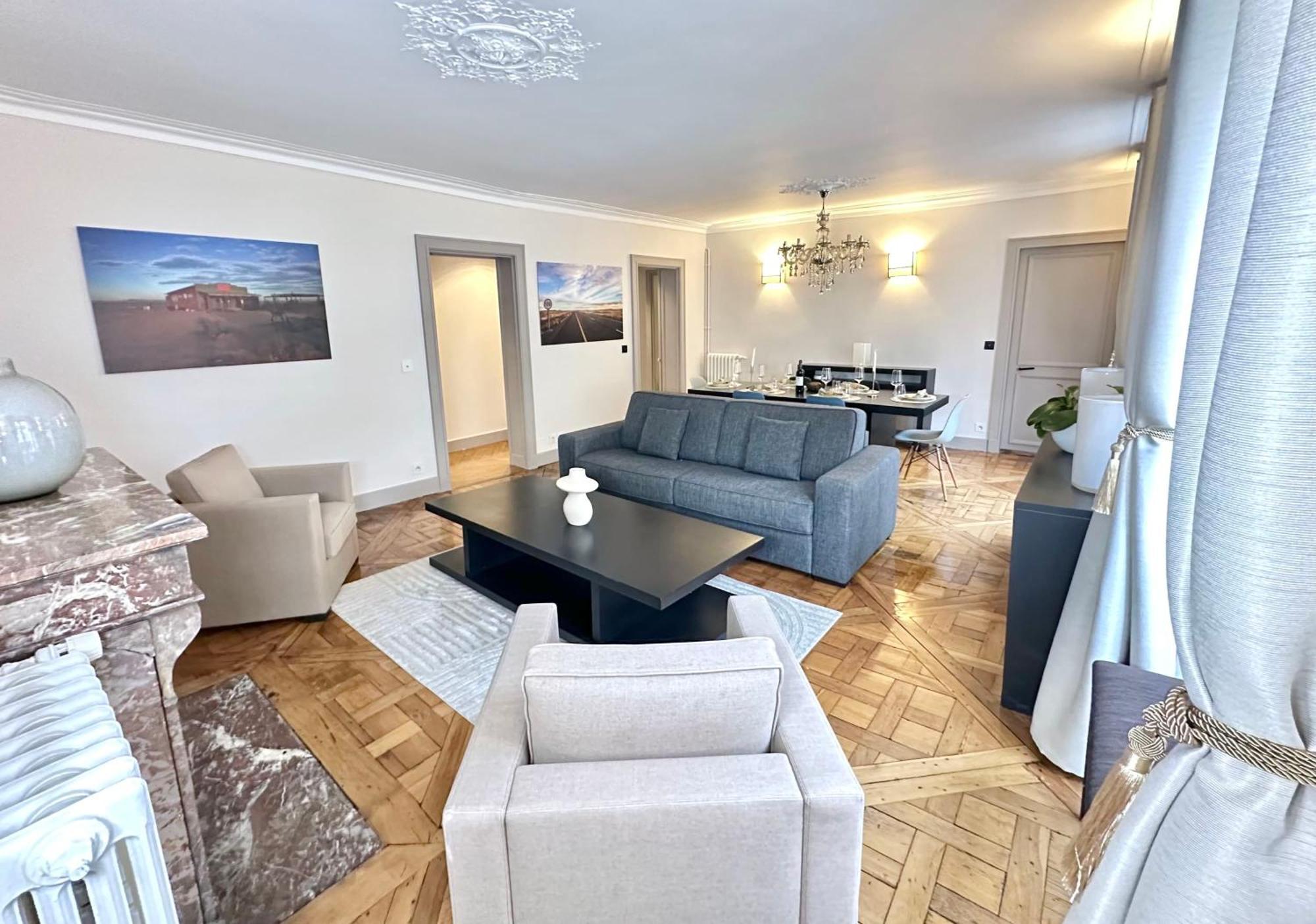 Saint-germain-des-pres Sumptuous Apartment *