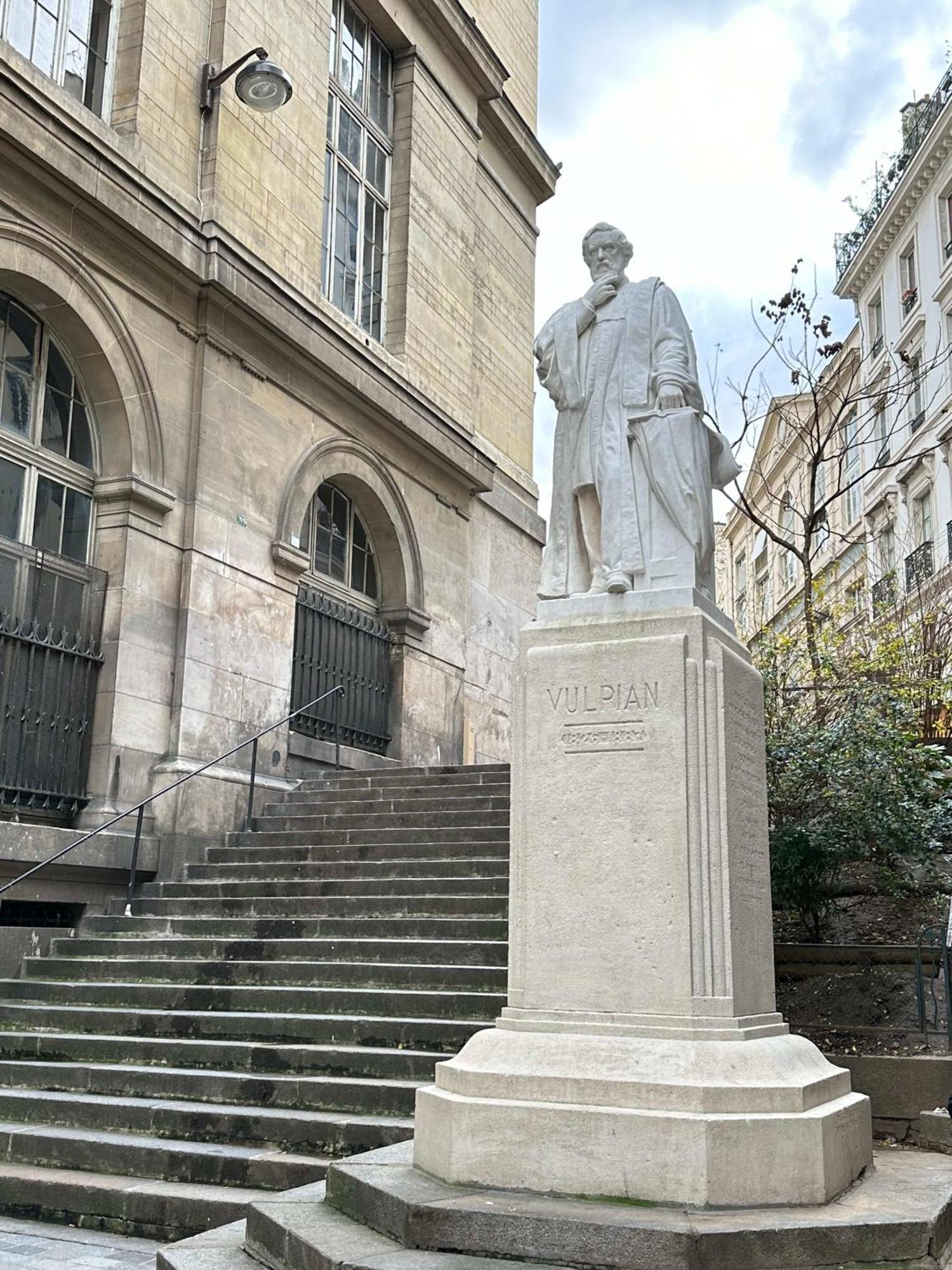 Saint-germain-des-pres Sumptuous Apartment