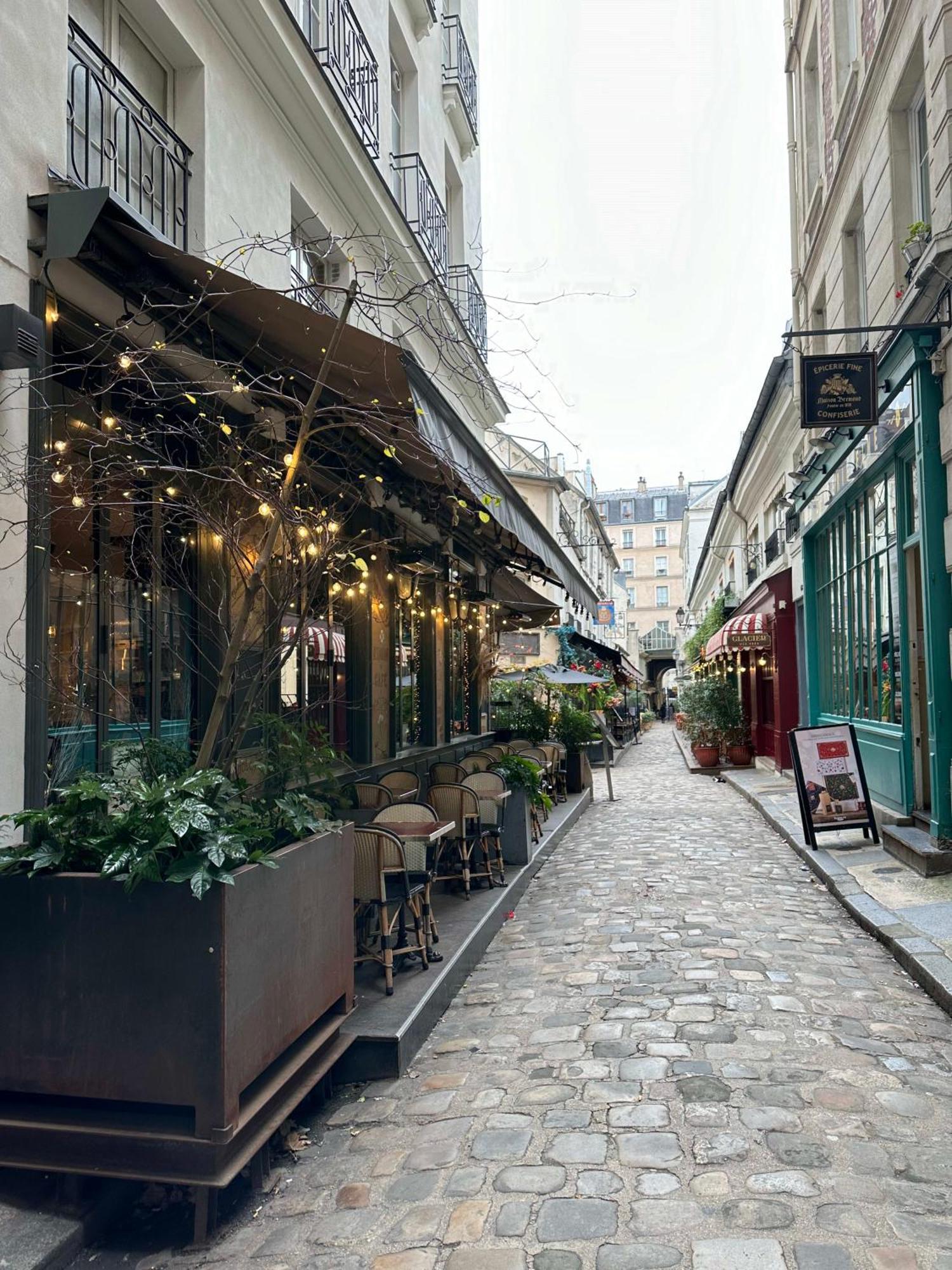 Saint-germain-des-pres Sumptuous Paris