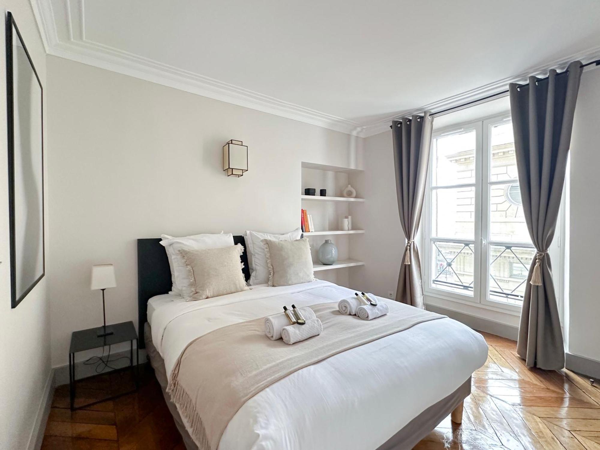 Saint-germain-des-pres Sumptuous Apartment *