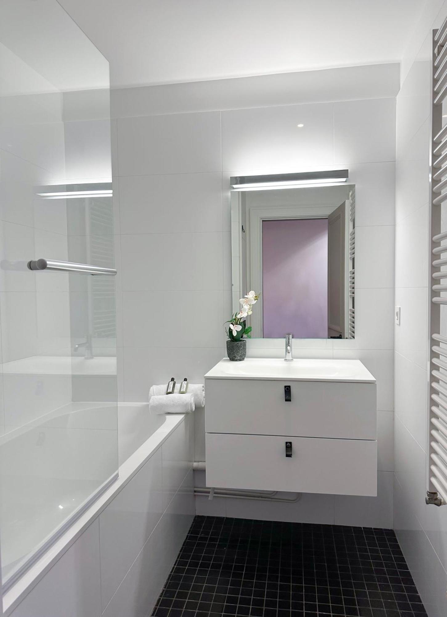 Saint-germain-des-pres Sumptuous Apartment *