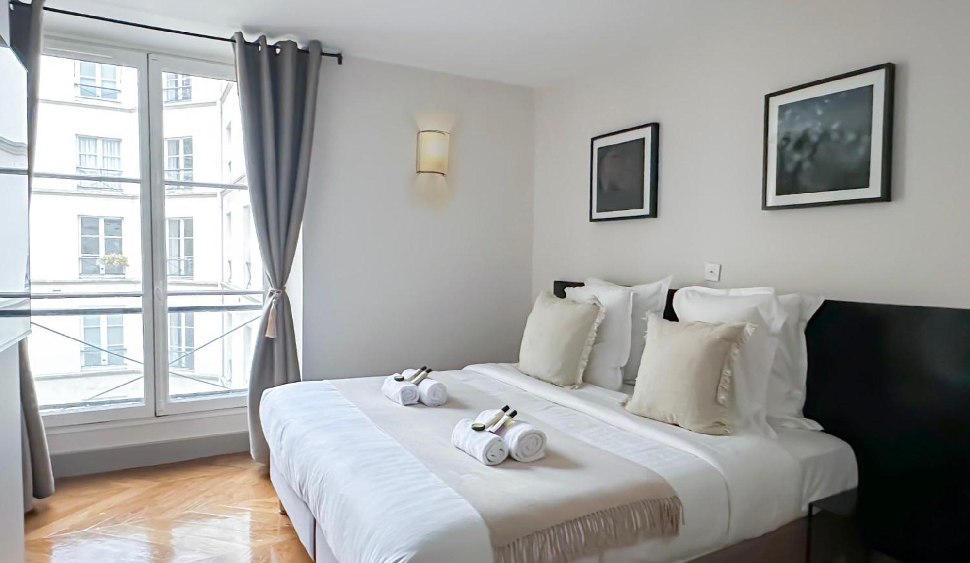 Saint-germain-des-pres Sumptuous Apartment Paris