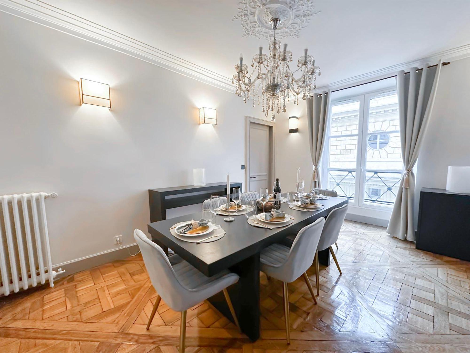Saint-germain-des-pres Sumptuous