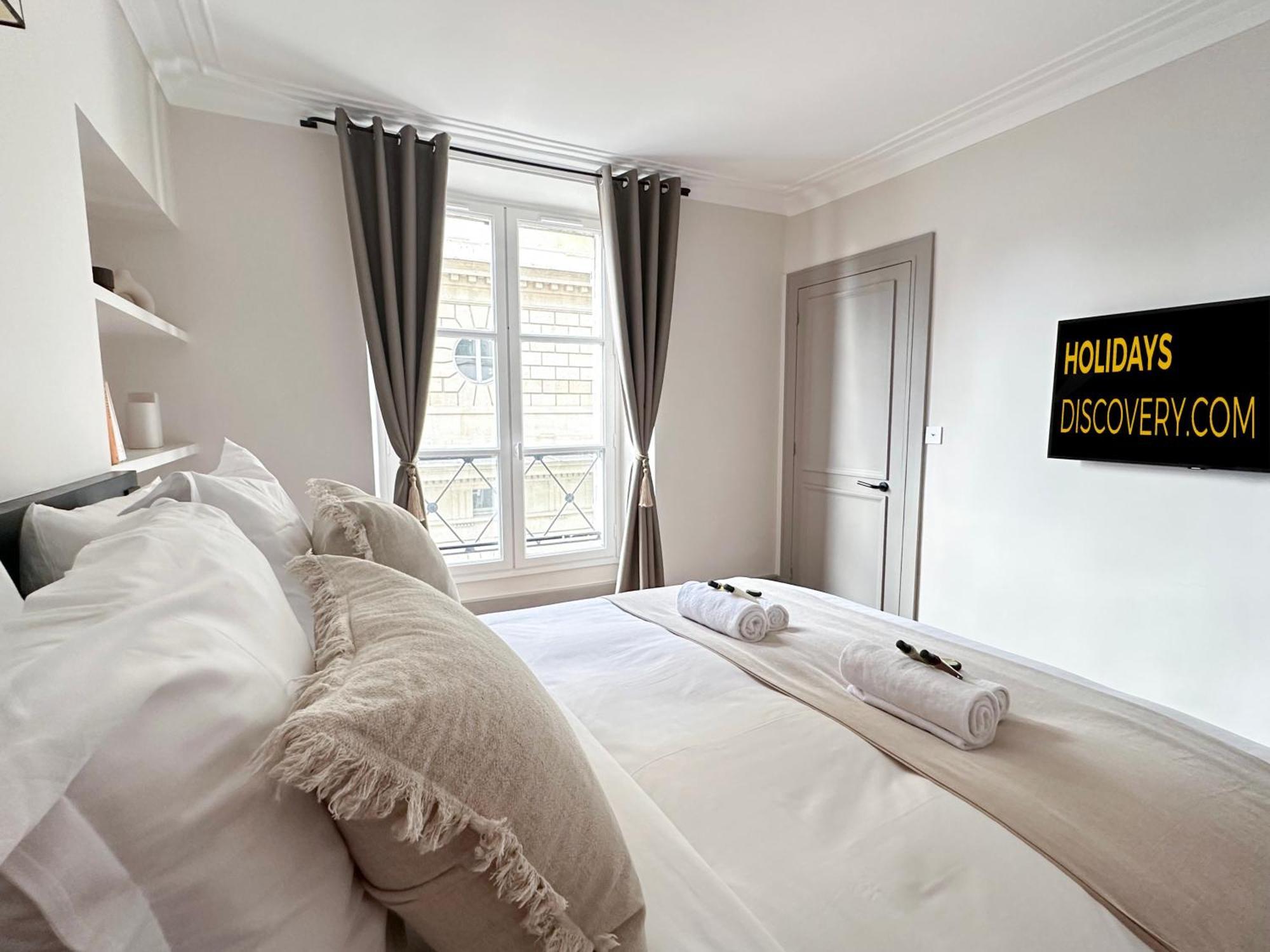 Saint-germain-des-pres Sumptuous Apartment