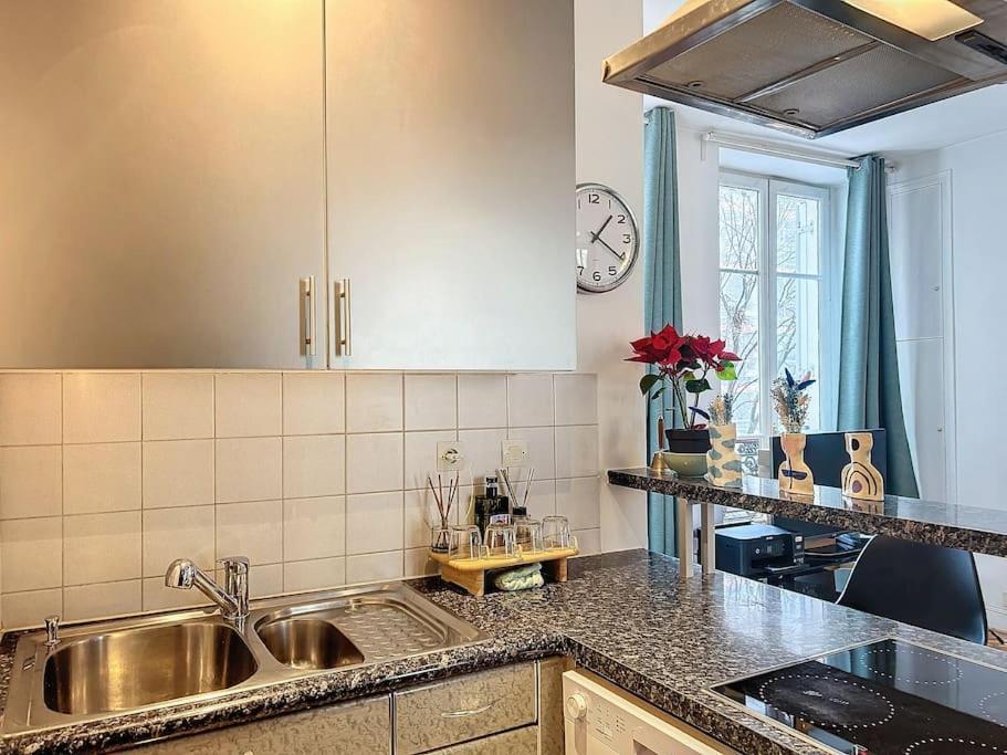 Contemporain Au Coeur De * Paris